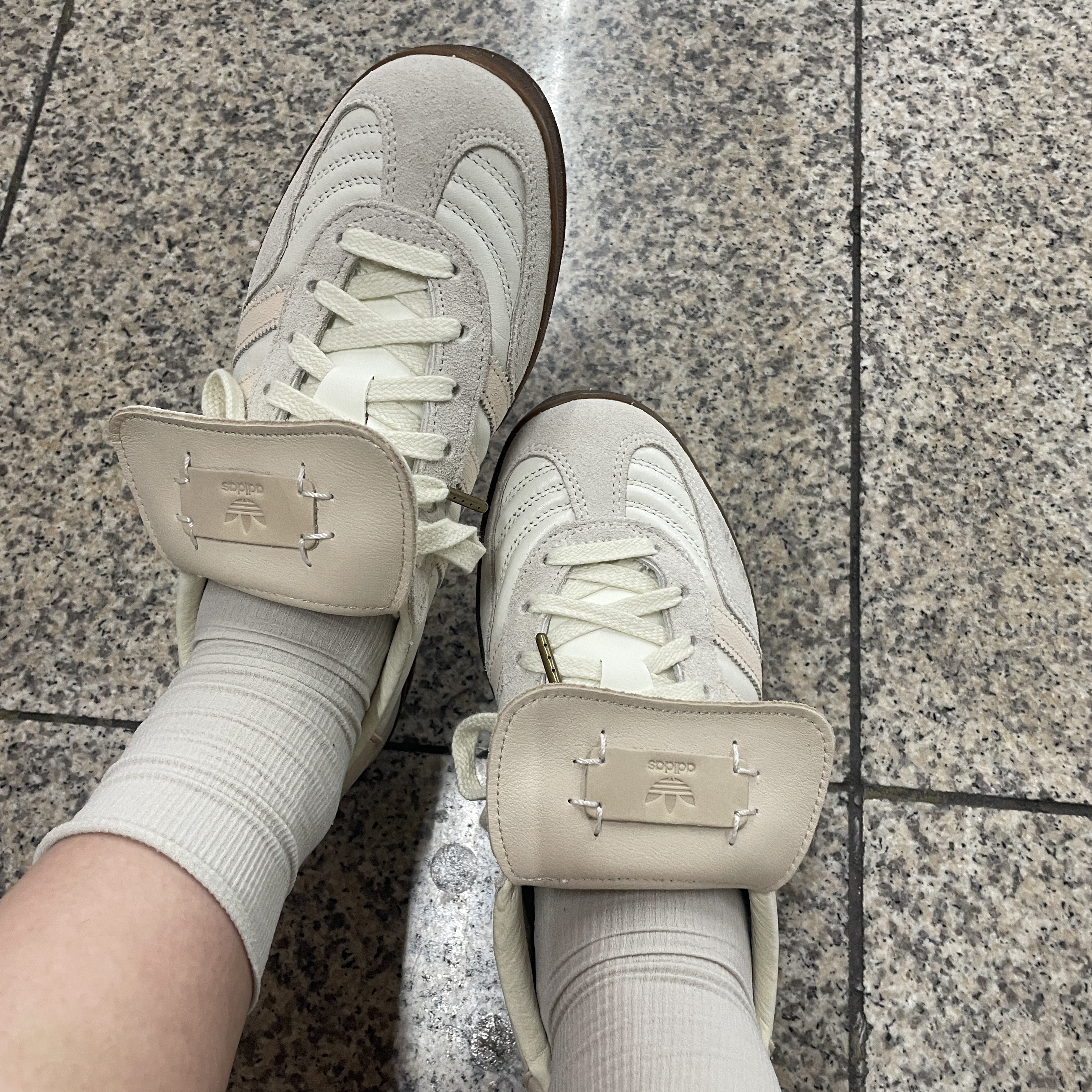 Adidas x Foot Industry Gazelle Indoor Off White Sand Strata 착용 스타일