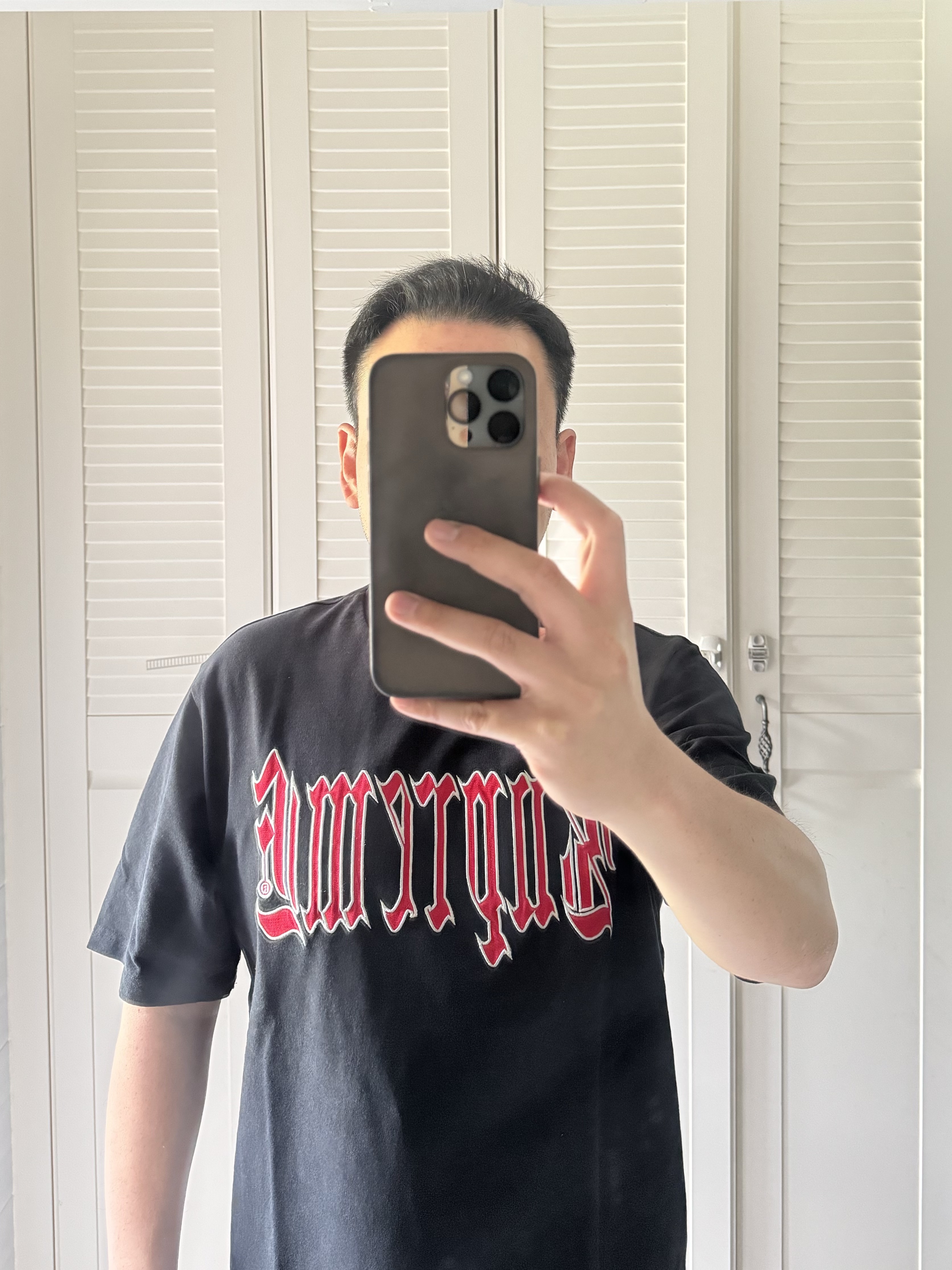 Supreme Old English S/S Top Black - 24SS 착용 스타일