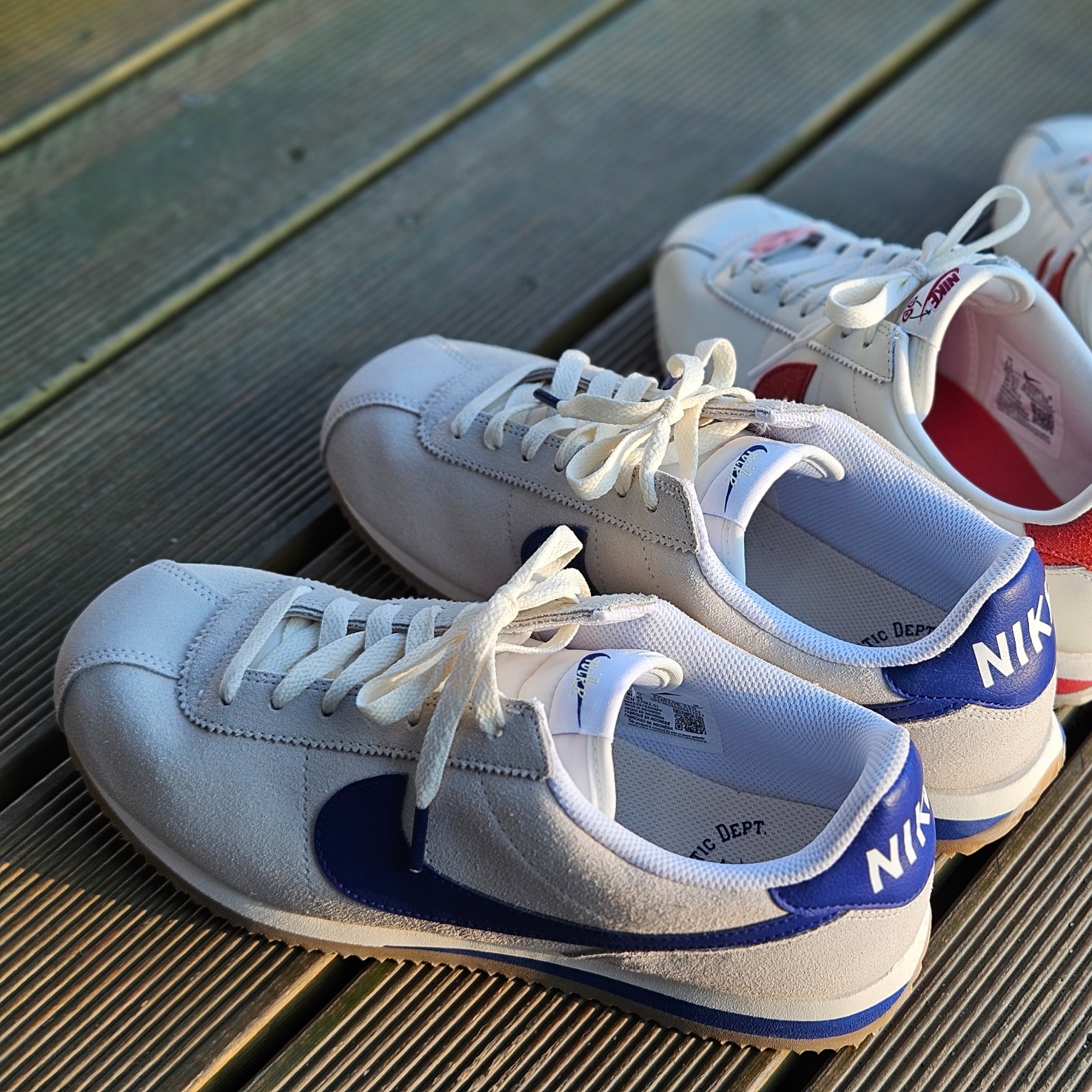 (W) Nike Cortez Athletic Department Pale Ivory Deep Royal Blue, (W) Nike Cortez SE Valentine Day Sail Adobe 착용 스타일 - 2