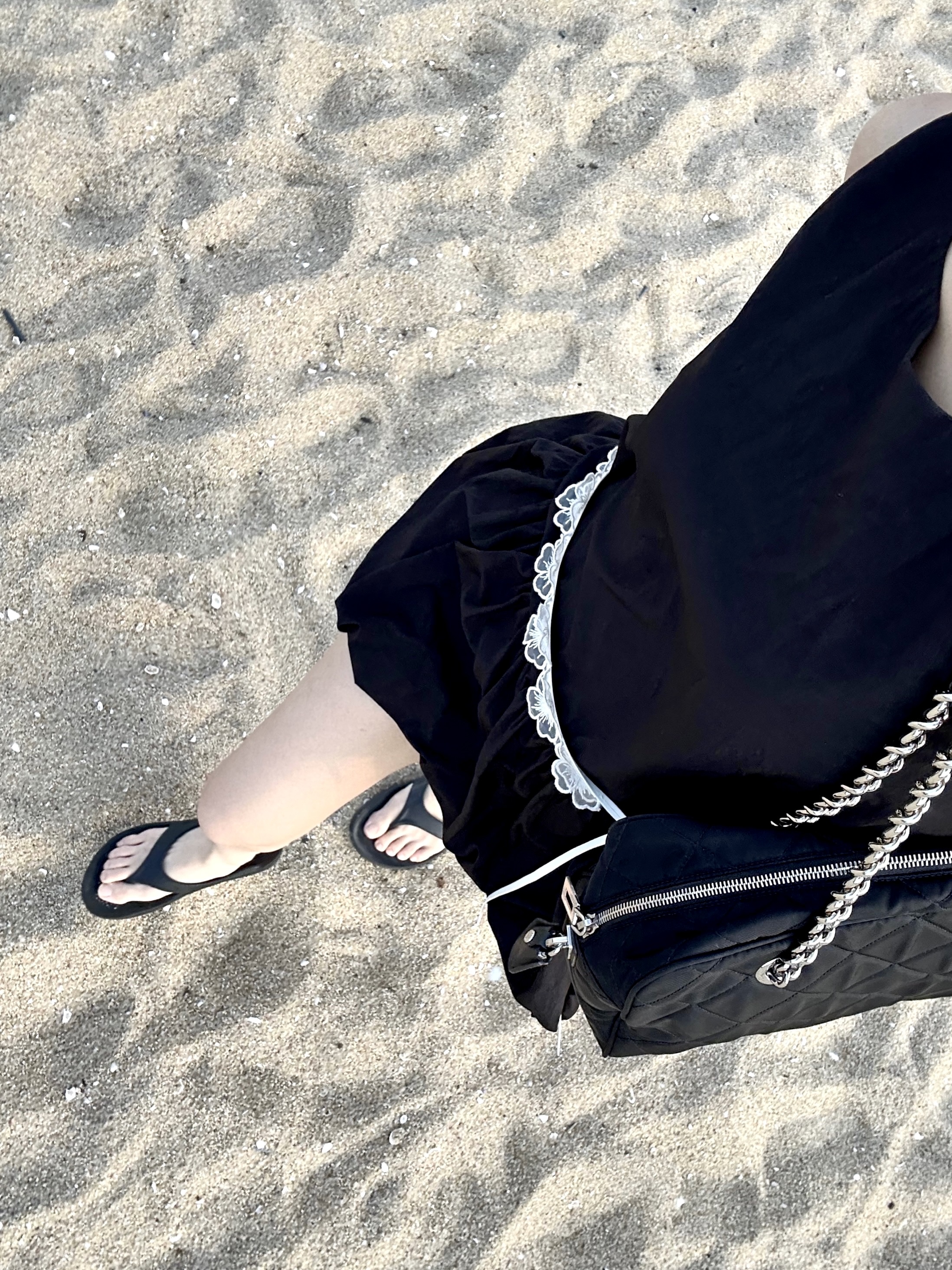 Prada Nylon Quilted Chain Mini Shoulder Bag Black, Oofos OOriginal Black 착용 스타일 - 6