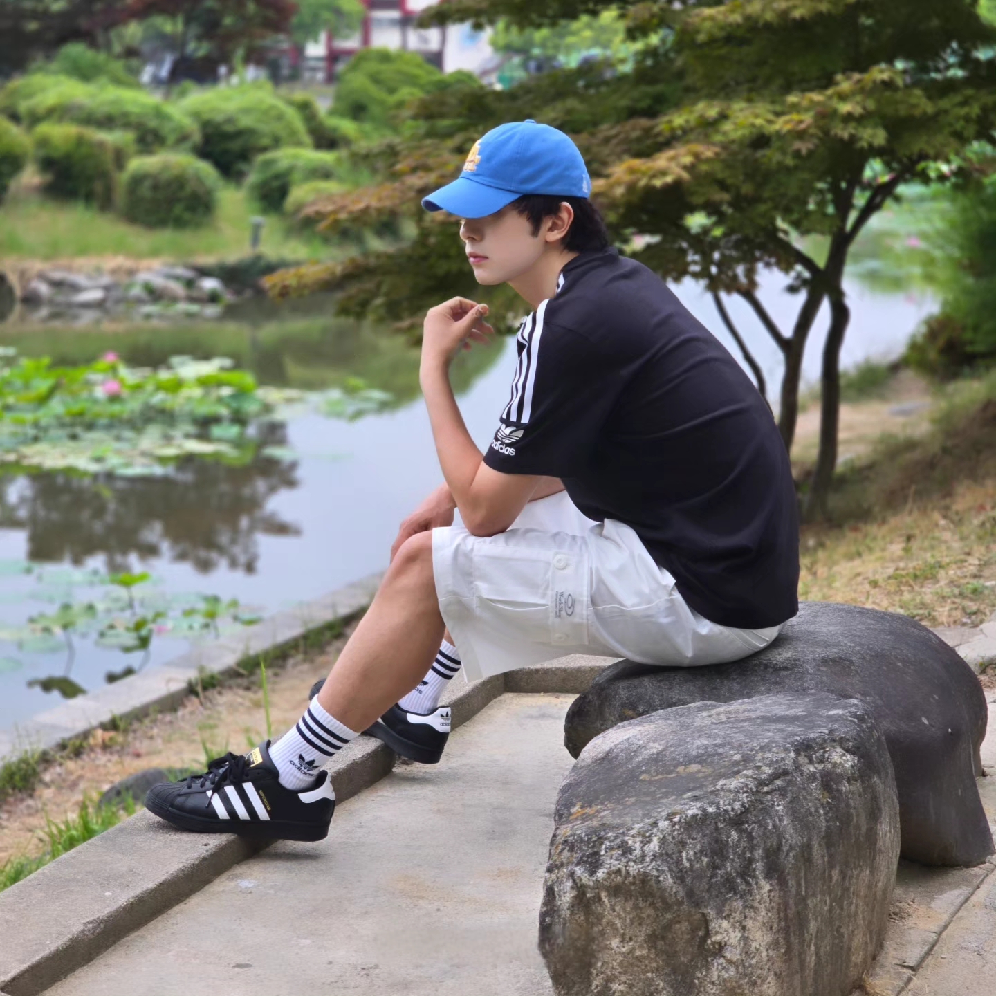 Adidas Adicolor Classics 3-Stripes T-Shirt Black - KR Sizing, Adidas Superstar Core Black White 착용 스타일 - 8