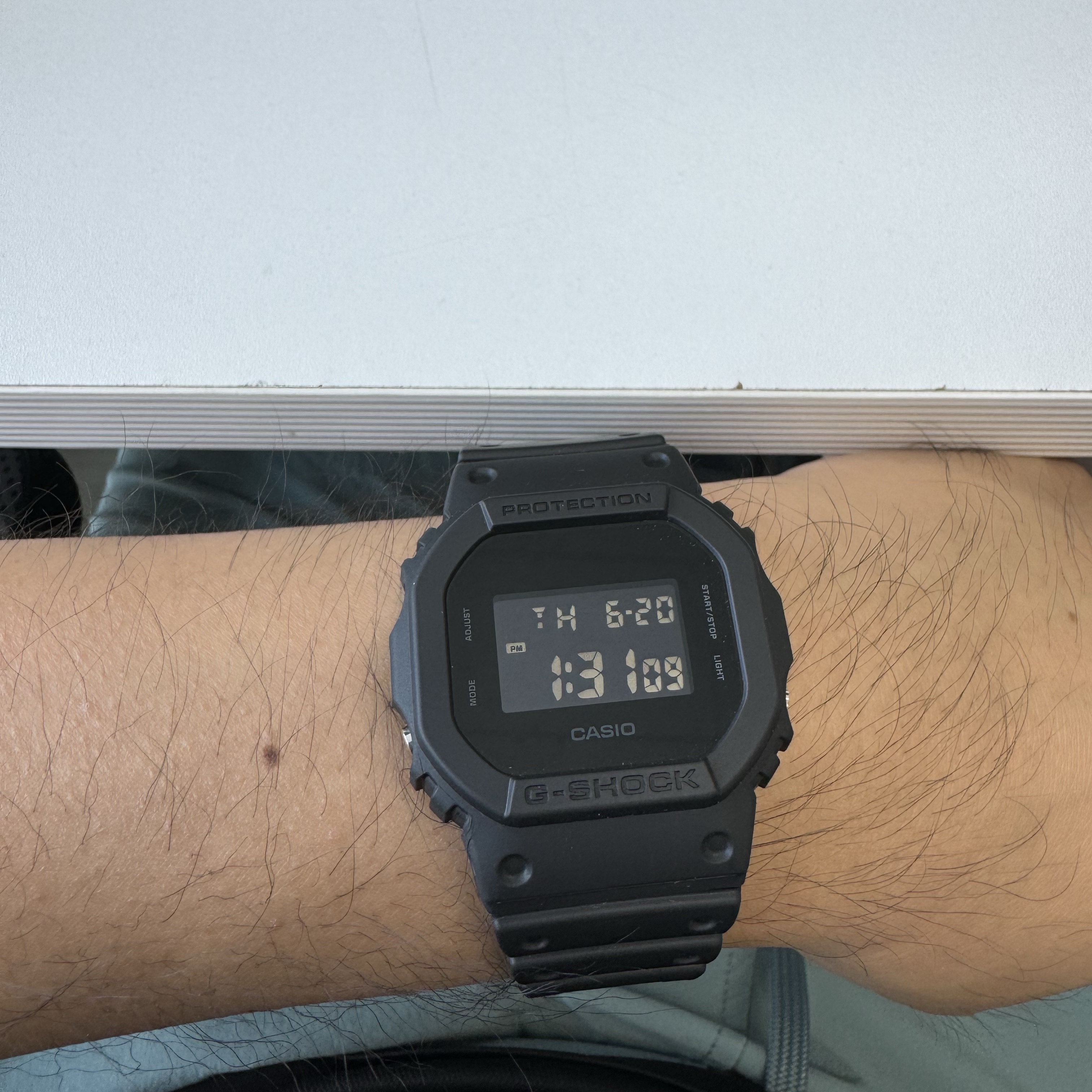 Casio G-Shock DW-5600UBB-1DR 착용 스타일