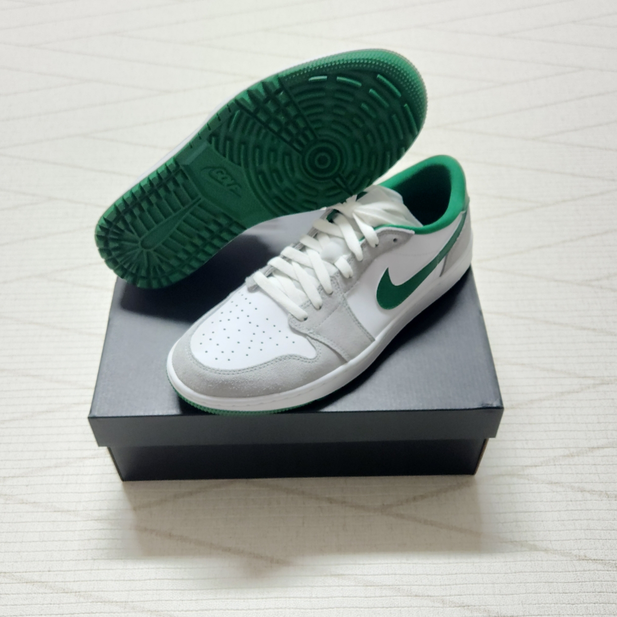 Jordan 1 Low Golf Pine Green 착용 스타일 - 3