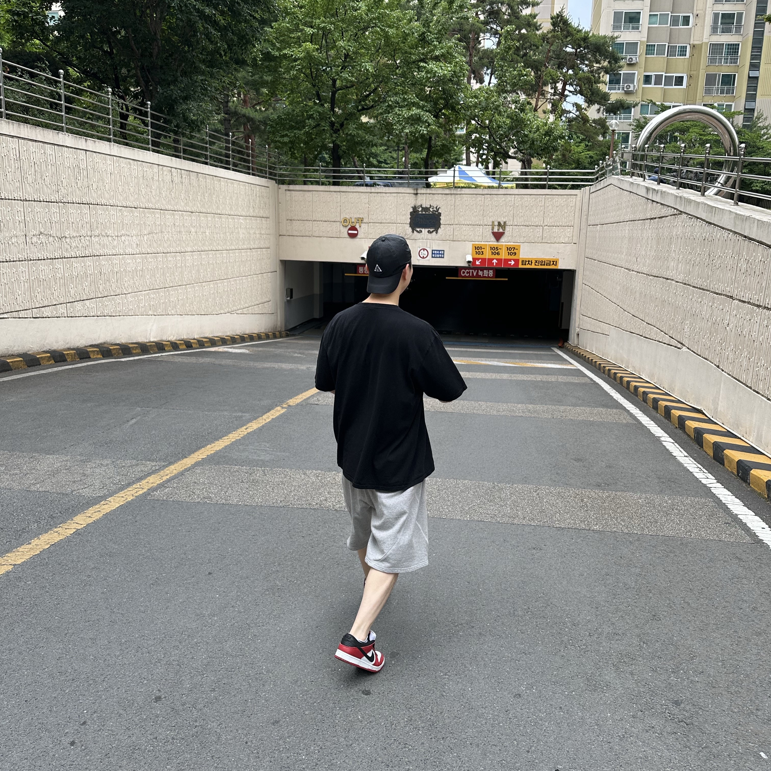 Stussy Smooth Stock Pigment Dyed T-Shirt Black 착용 스타일 - 2