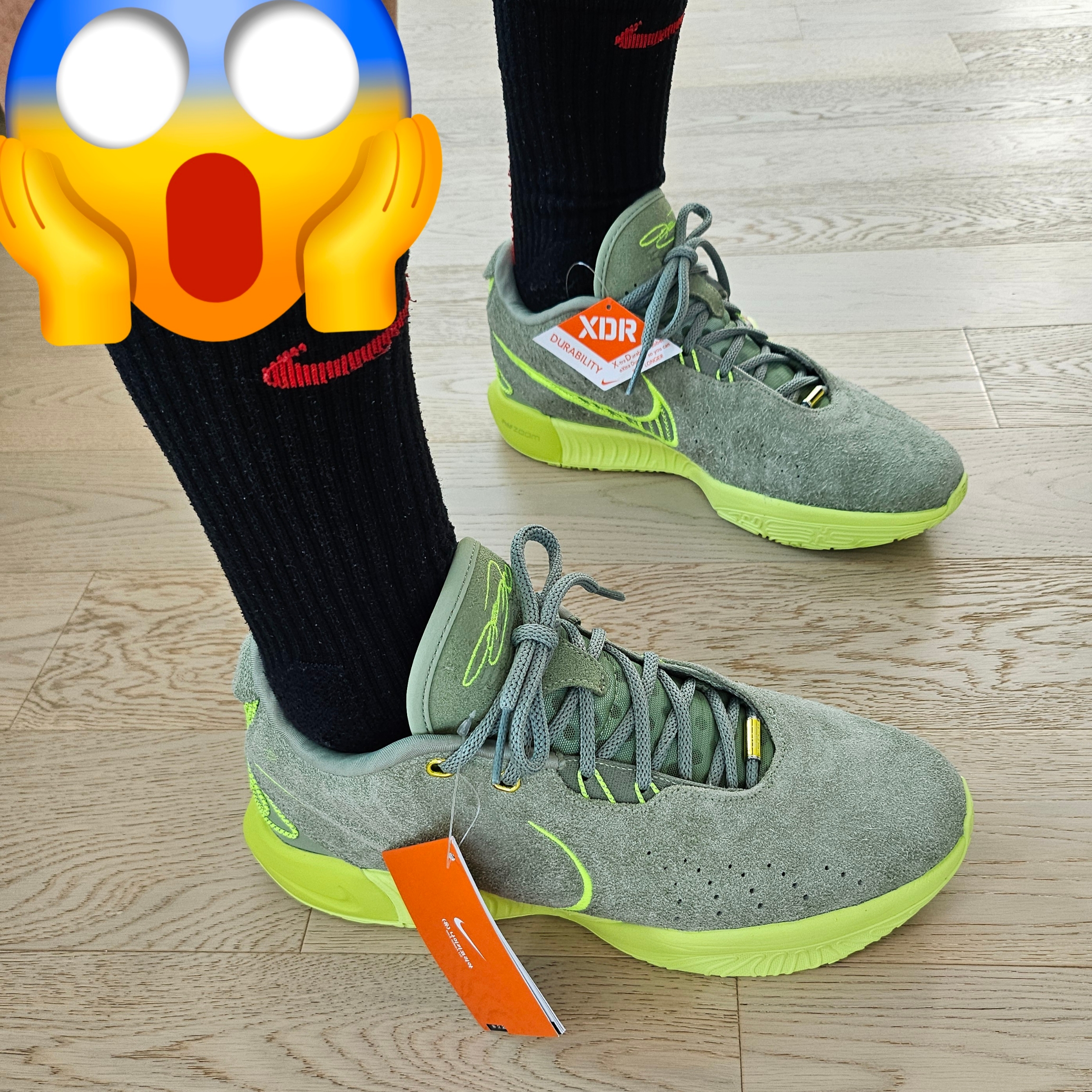 Nike Lebron 21 EP Oil Green Volt 착용 스타일 - 2