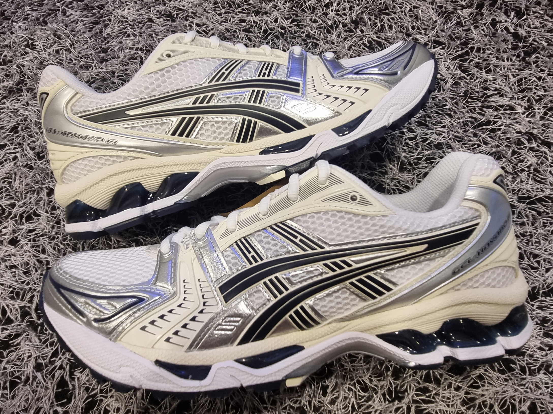 (W) Asics Gel-Kayano 14 White Midnight 착용 스타일 - 2