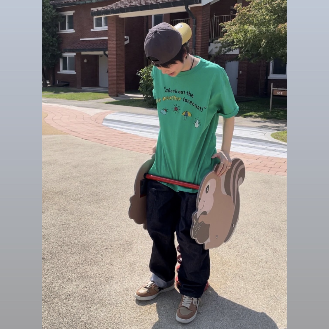 Problemallways Life Weather Forecast T-Shirt Green 착용 스타일 - 1