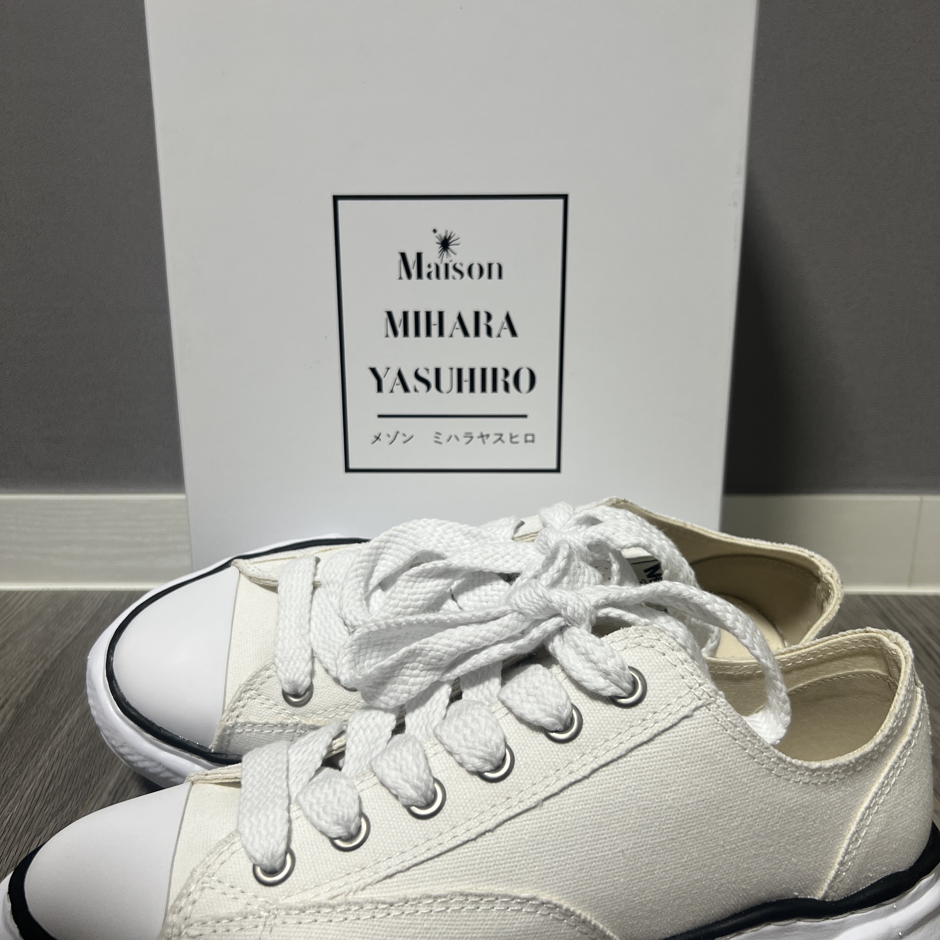 Maison Mihara Yasuhiro Peterson23 OG Sole Canvas Low-top Sneakers White, Jordan 1 Retro High OG Chicago 2022 착용 스타일 - 2