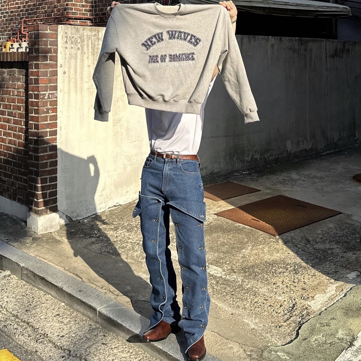 Y/Project Evergreen Snap Off Jeans Vintage Black - 23FW 착용 스타일 - 3