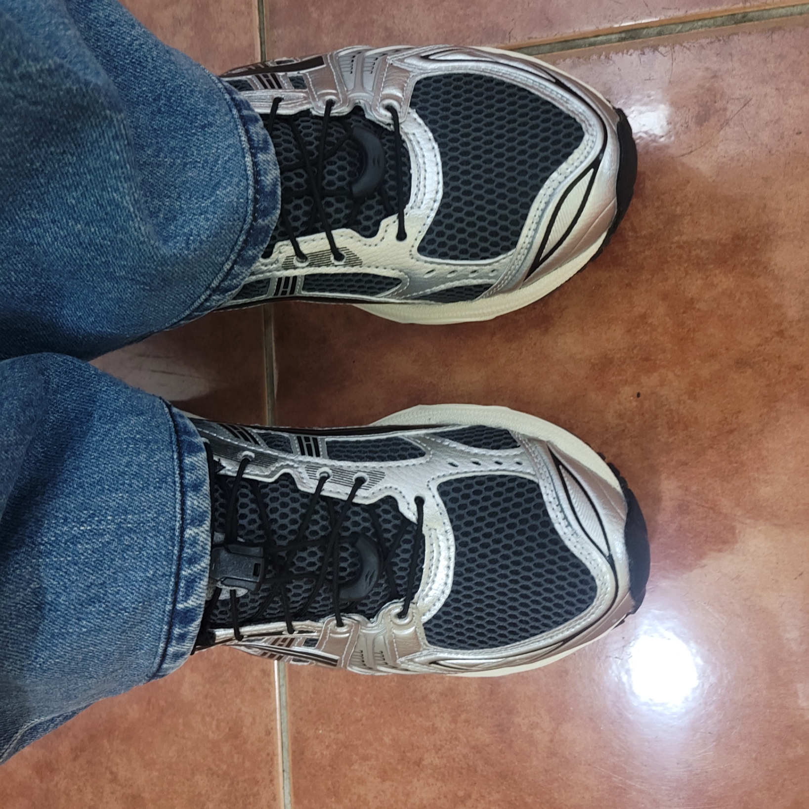 Asics Unlimited Gel-Kayano 14 Carrier Grey Black 착용 스타일