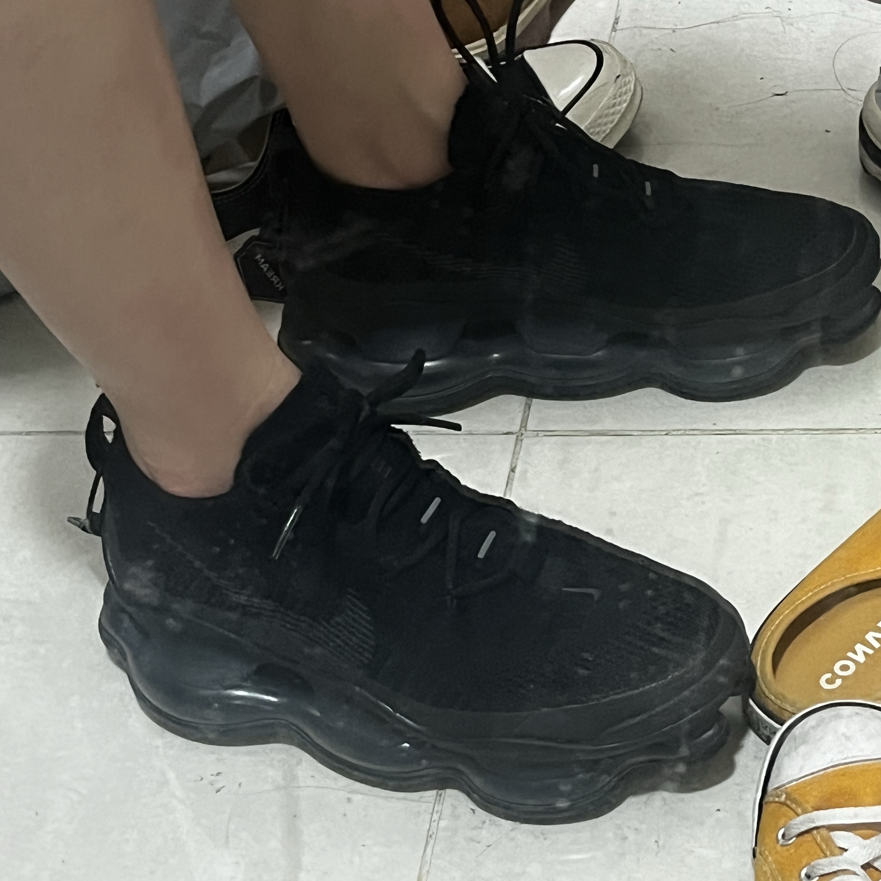 (W) Nike Air Max Scorpion Flyknit Black Anthracite 착용 스타일 - 2