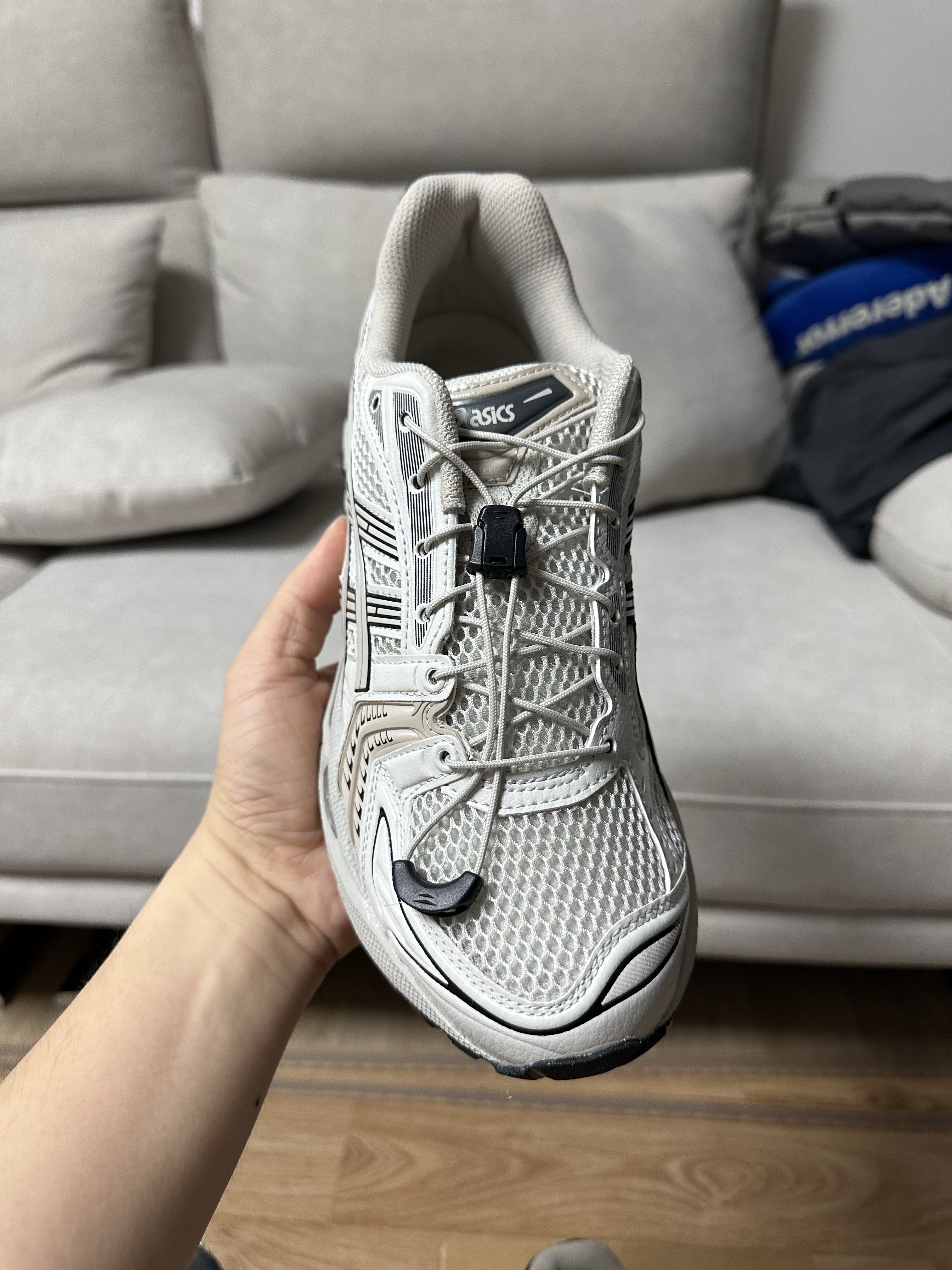 Asics Unlimited Gel-Kayano 14 Smoke Grey 착용 스타일 - 2