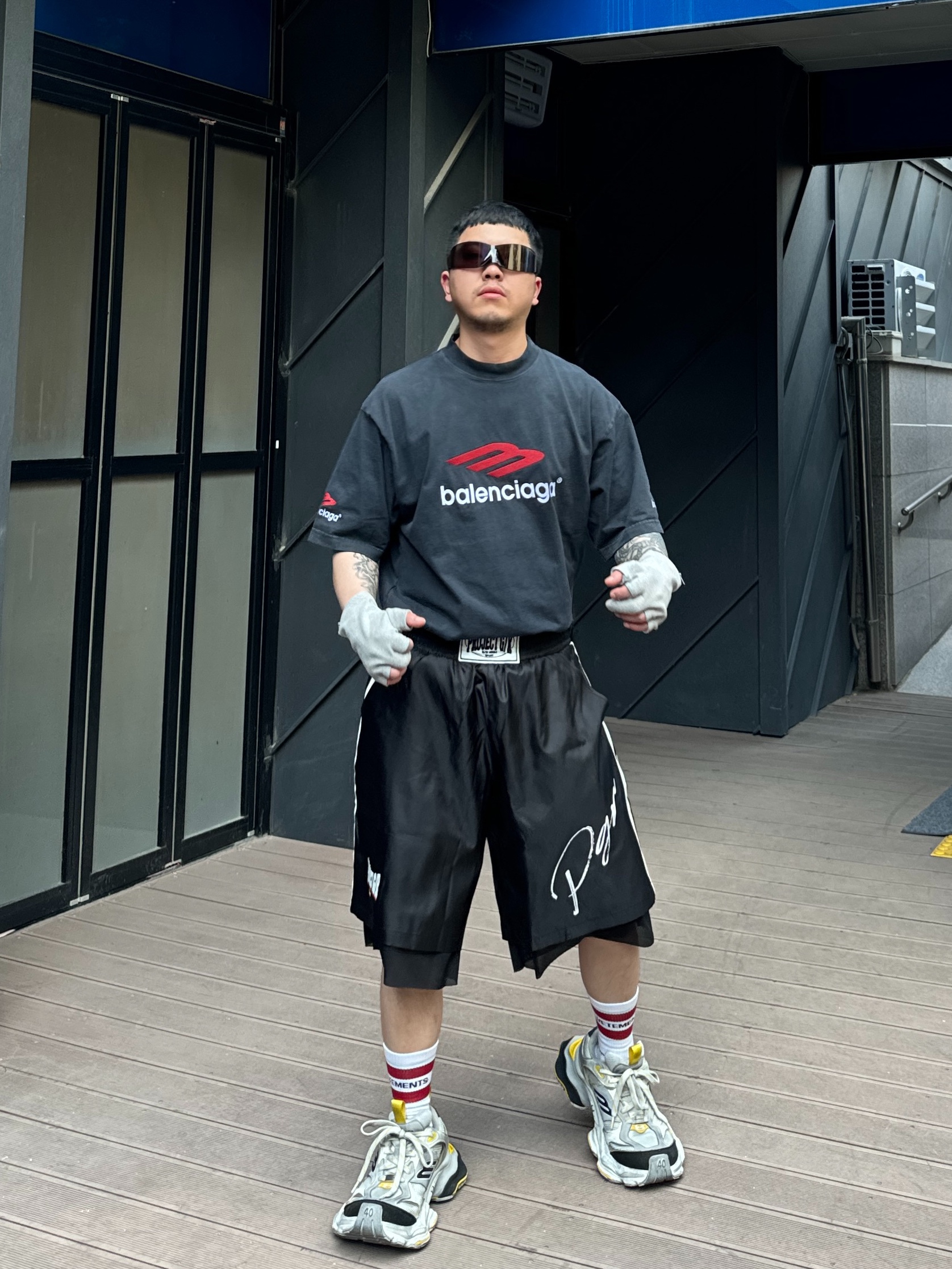 Balenciaga Cargo Sneakers Grey Black Yellow, Project G/R Boxing Shorts Black 착용 스타일 - 1