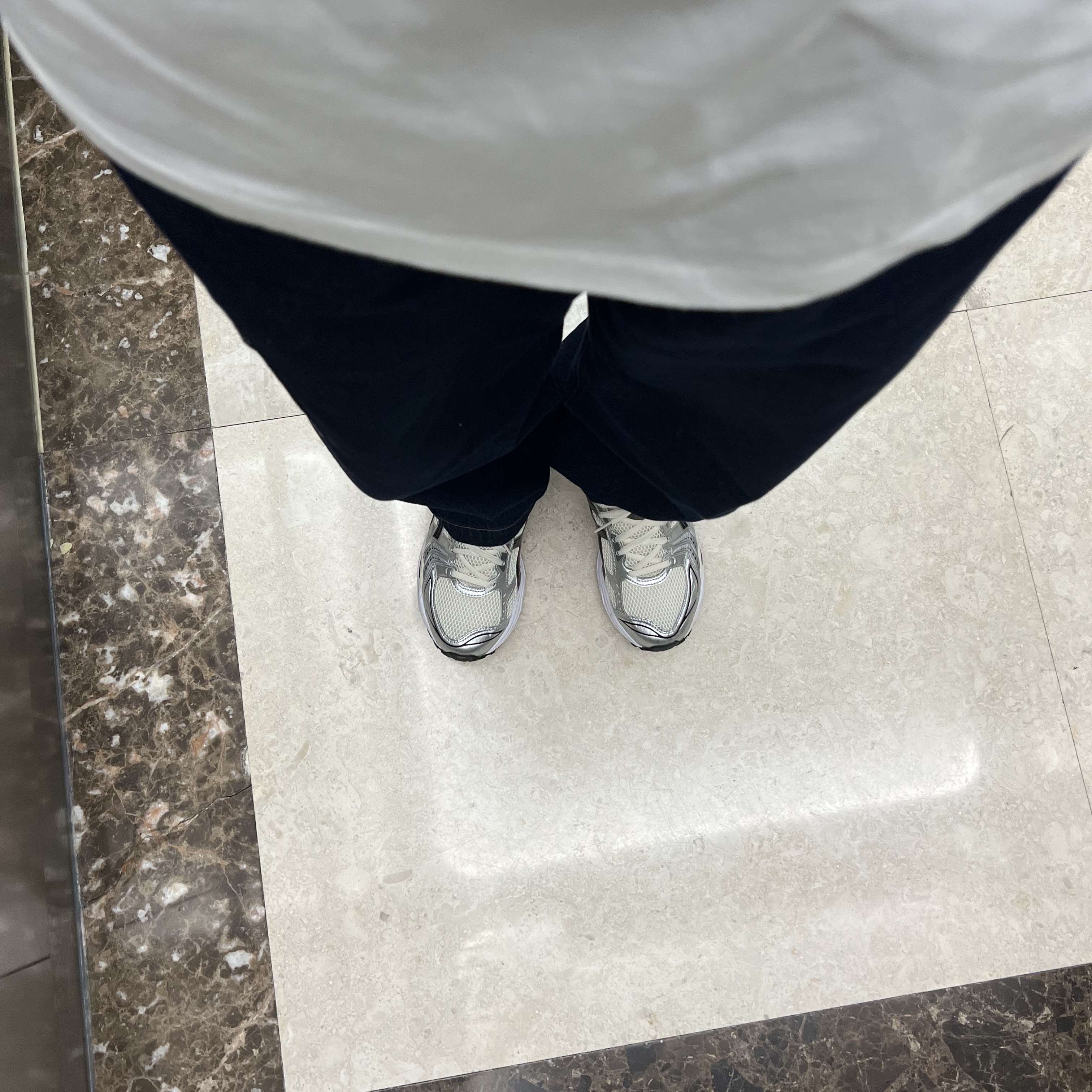Asics Gel-Kayano 14 Cream Black 착용 스타일