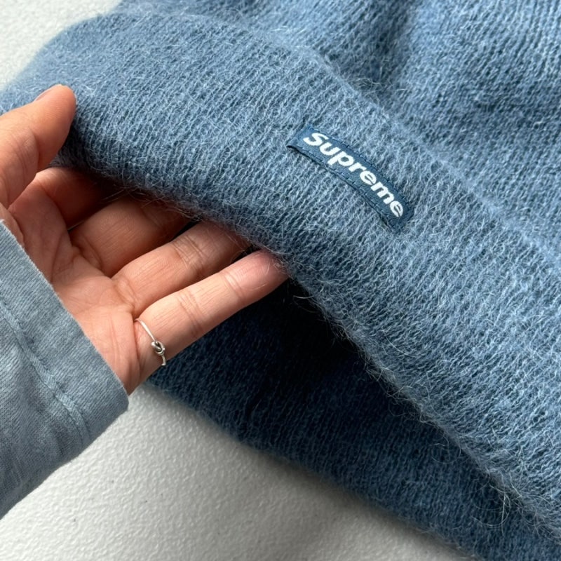 Supreme Mohair Beanie Dark Slate - 23FW 착용 스타일 - 3