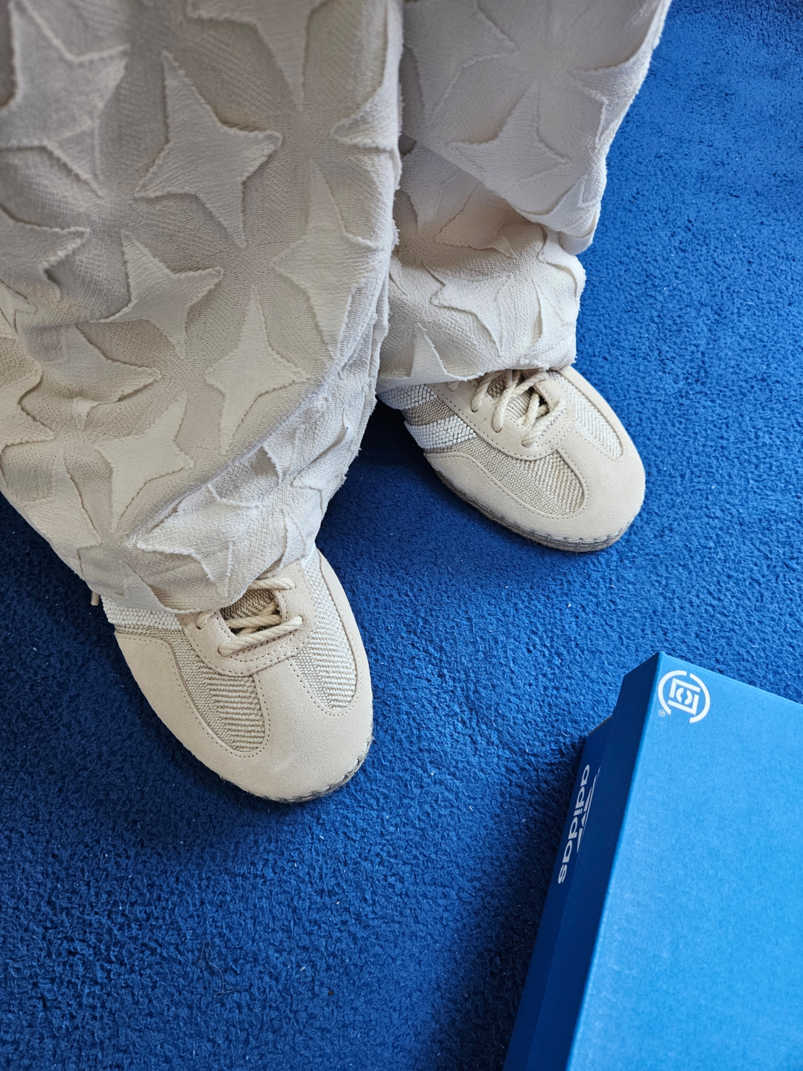 Adidas x Clot Gazelle Halo Ivory Cloud White 착용 스타일 - 1