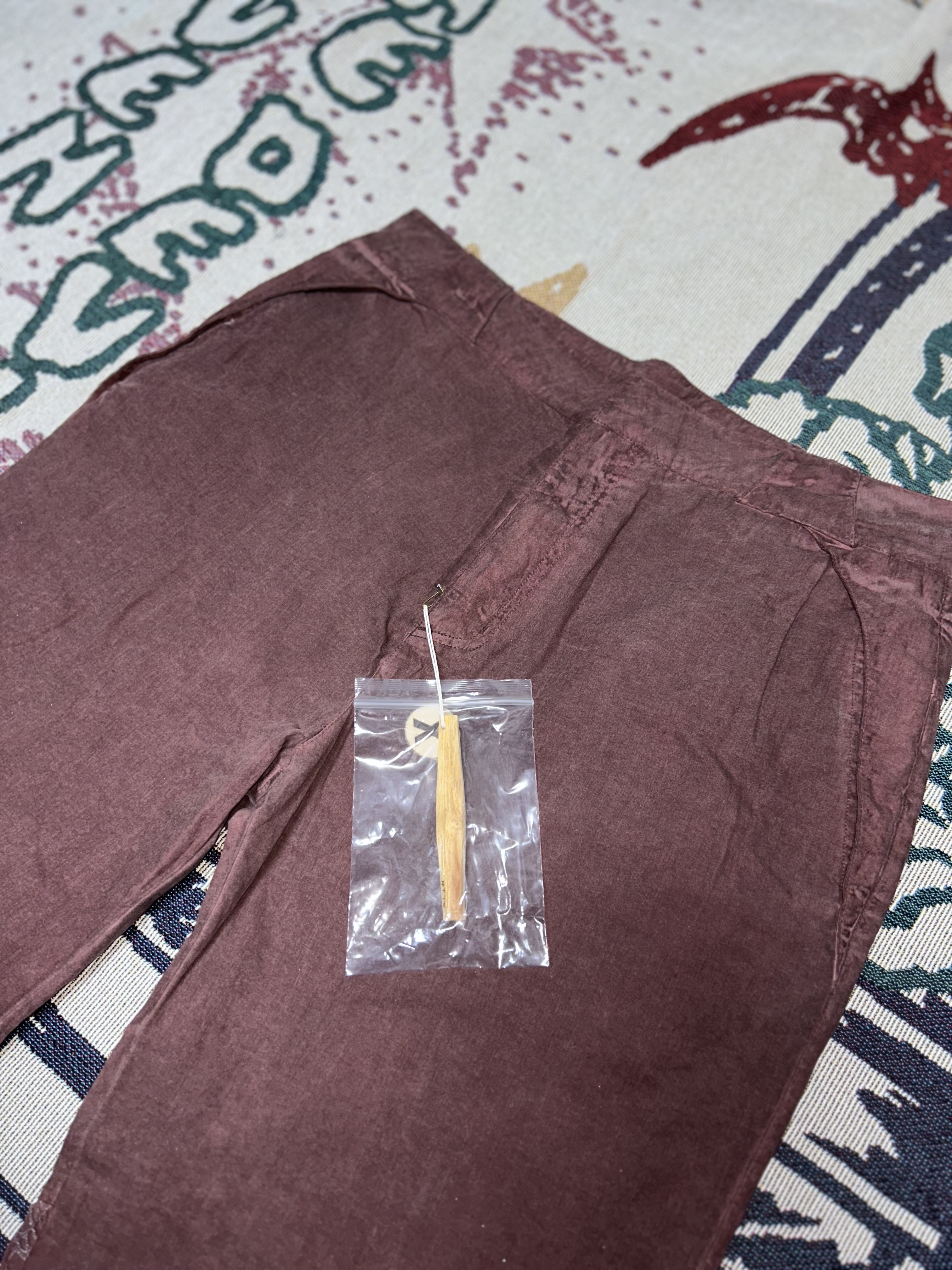 Xlim Ep.3 01 Trouser Burgundy 착용 스타일 - 1