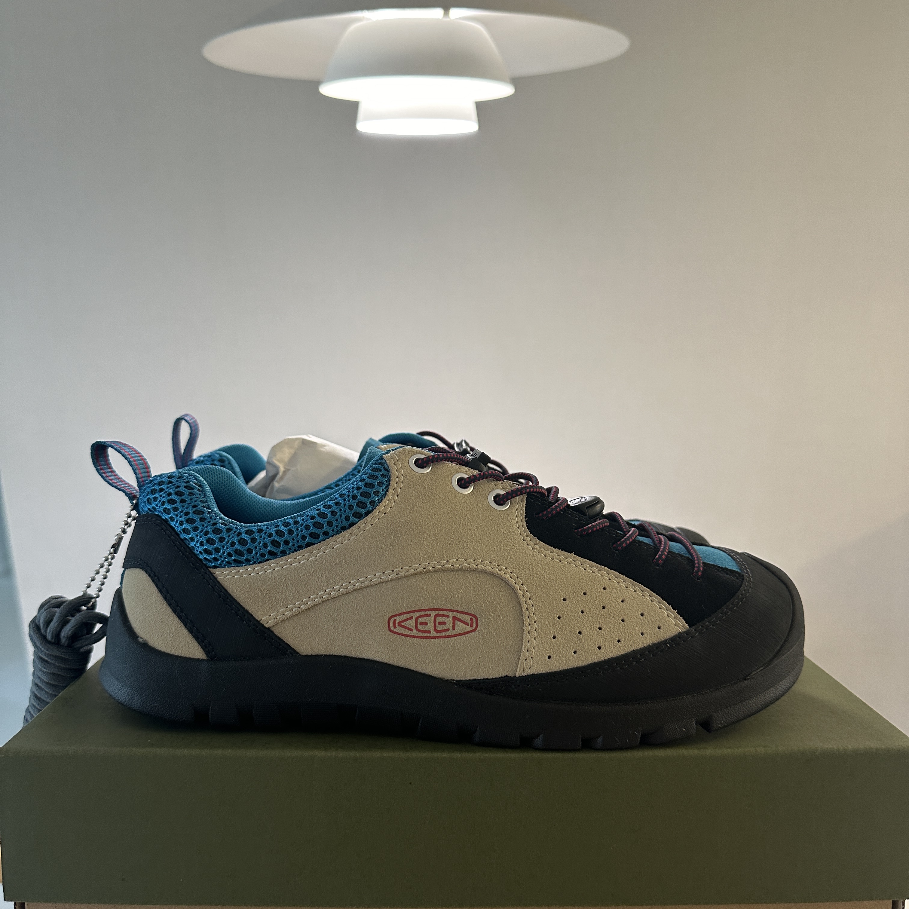 Keen Jasper Rocks SP Sneakers Beige 착용 스타일