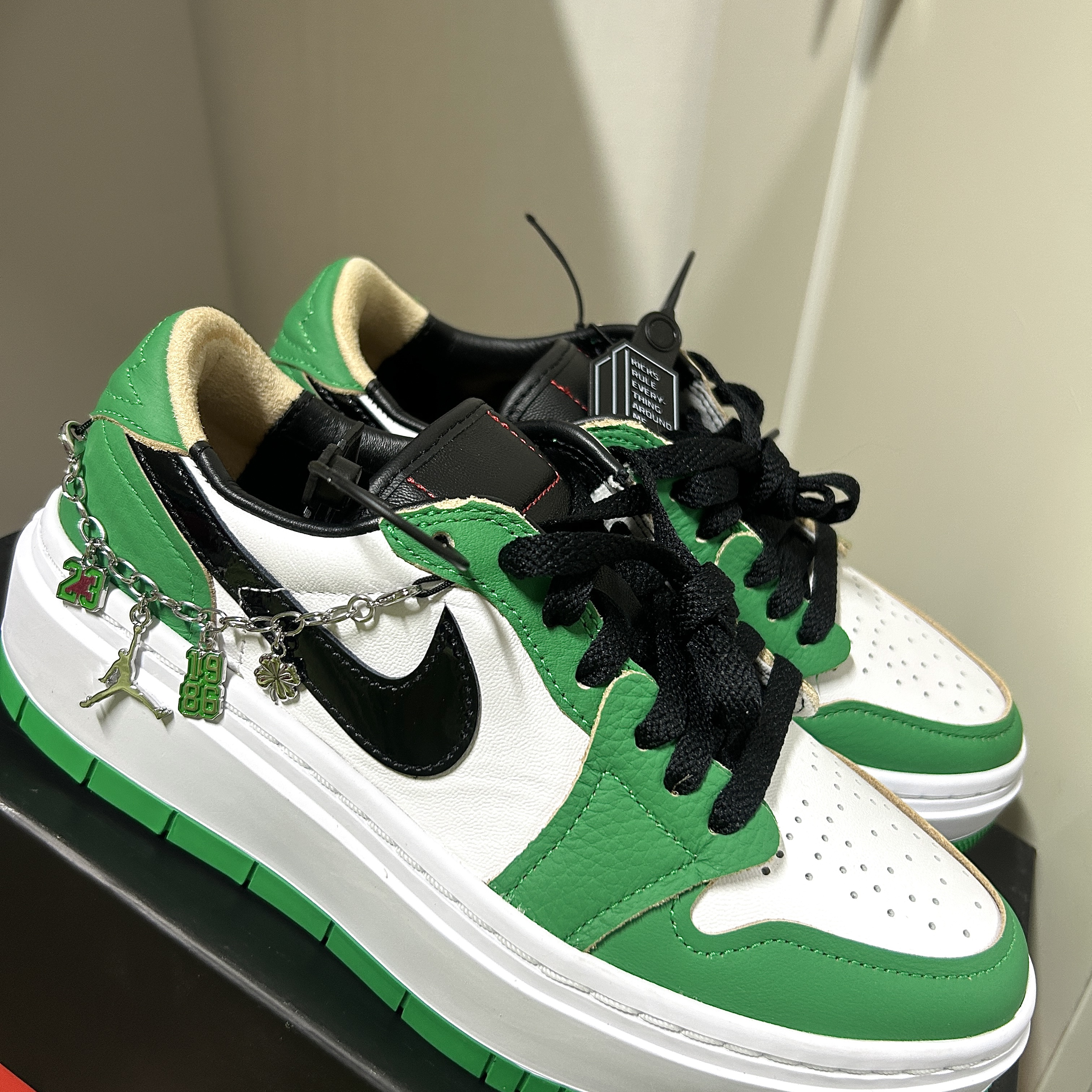 (W) Jordan 1 Elevate Low SE Lucky Green 착용 스타일 - 2
