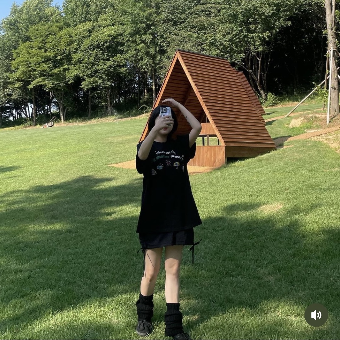 Problemallways Life Weather Forecast T-Shirt Black 착용 스타일 - 1