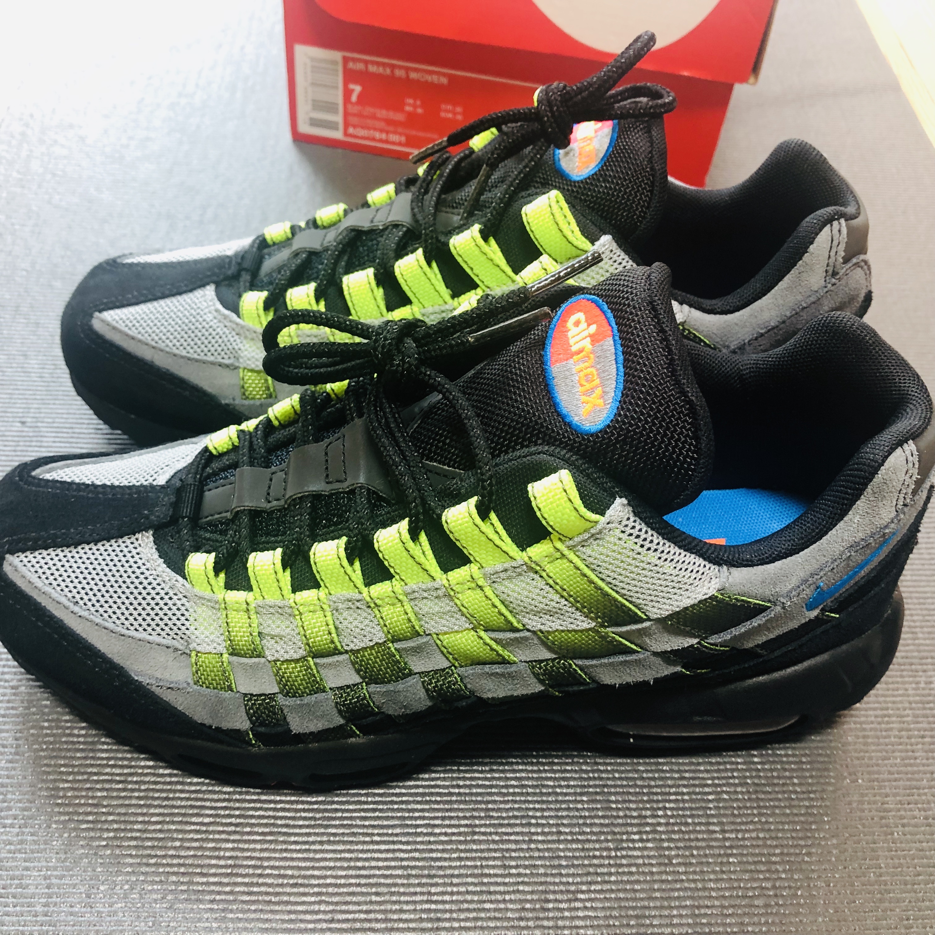 Nike Air Max 95 Woven Volt Black 착용 스타일 - 2