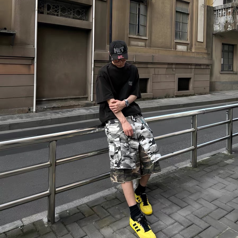 Project G/R x MFM333. Layered Skirt Camo Cargo Shorts Multi Camo 착용 스타일