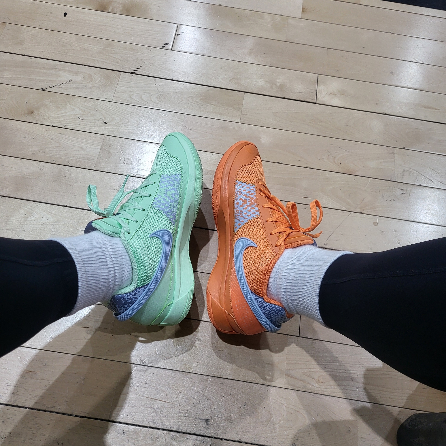 Nike Ja 1 EP Bright Mandarin Vapor Green 착용 스타일