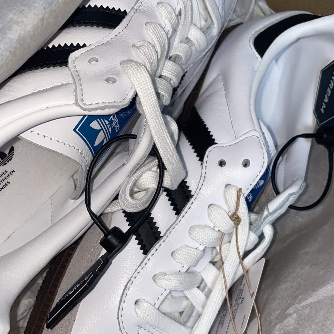 Adidas Samba OG Cloud White 착용 스타일
