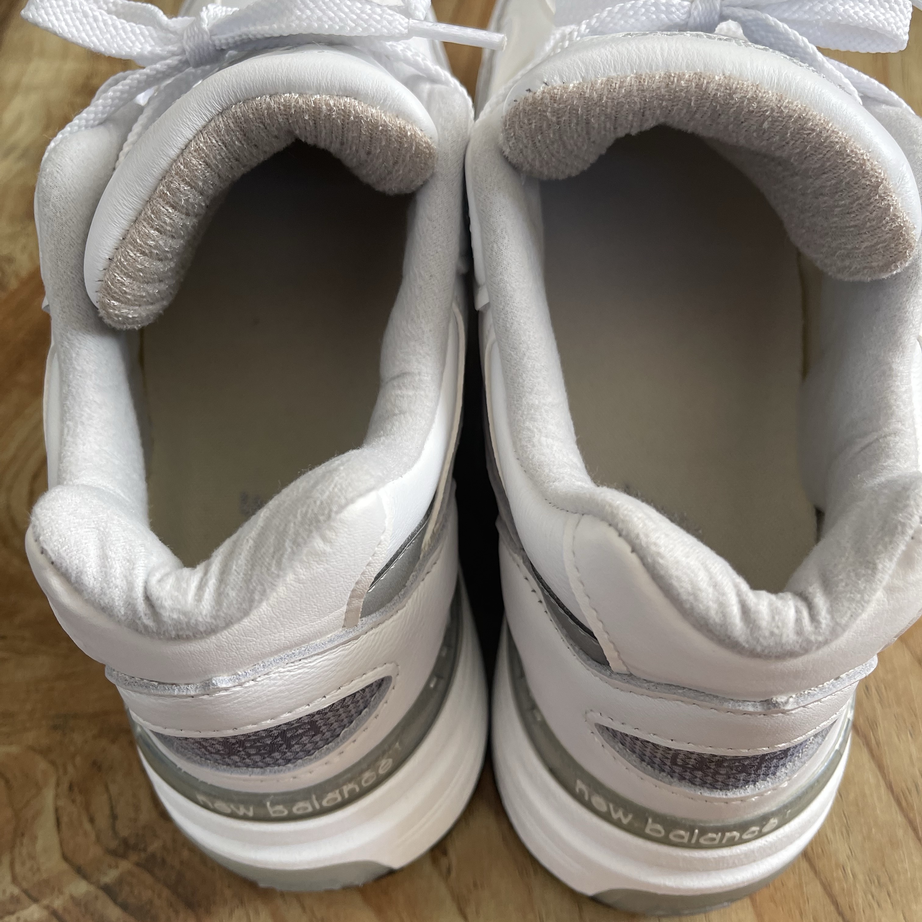 New Balance 992 Made in USA White Silver 착용 스타일 - 3