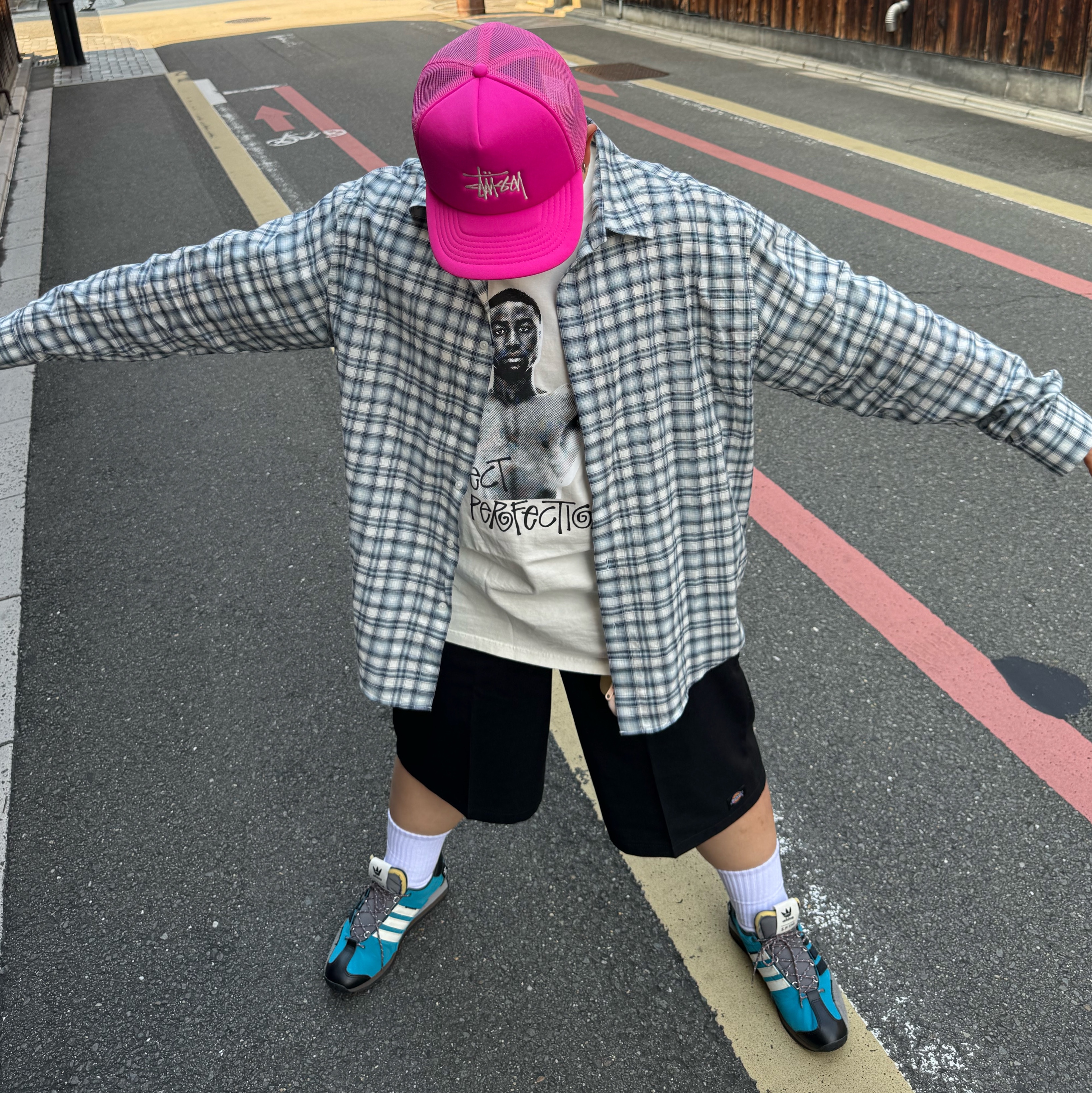Adidas x Song for the Mute Country OG Active Teal Core Black, Stussy Basic Trucker Cap Hot Pink 착용 스타일