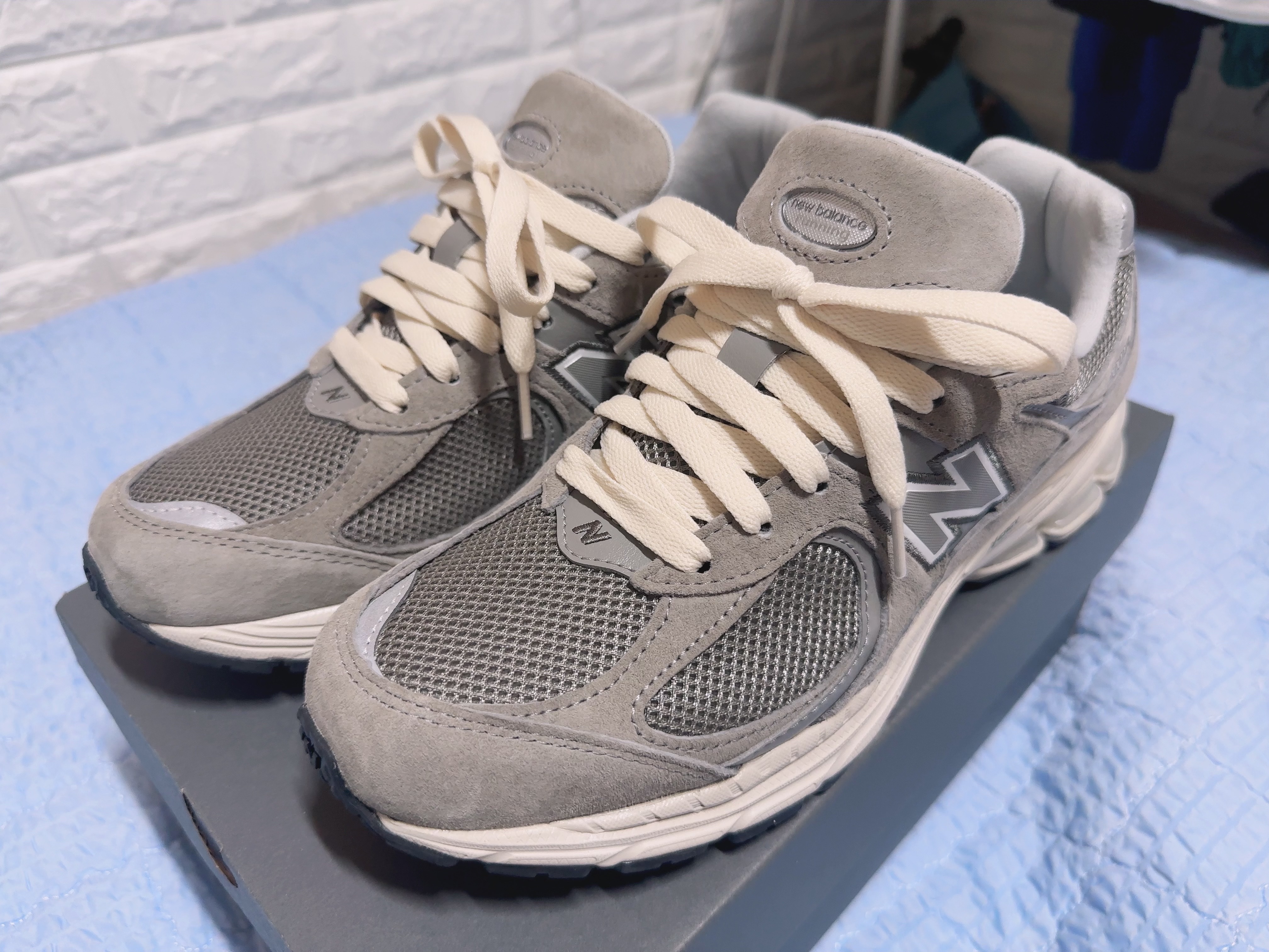 New Balance 2002R Grey 착용 스타일 - 7