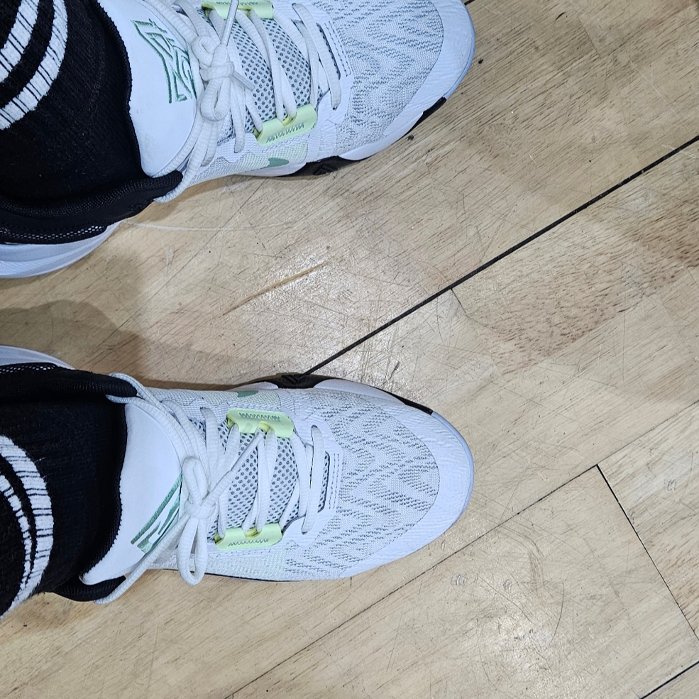 Nike Giannis Immortality 2 EP White Black 착용 스타일