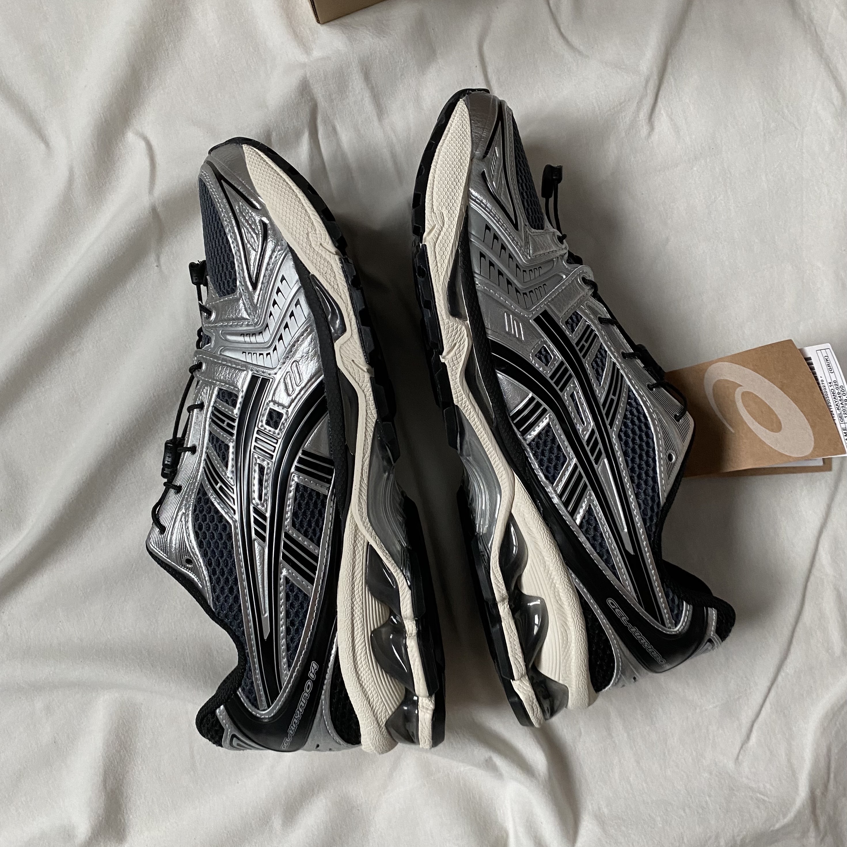 Asics Unlimited Gel-Kayano 14 Carrier Grey Black 착용 스타일