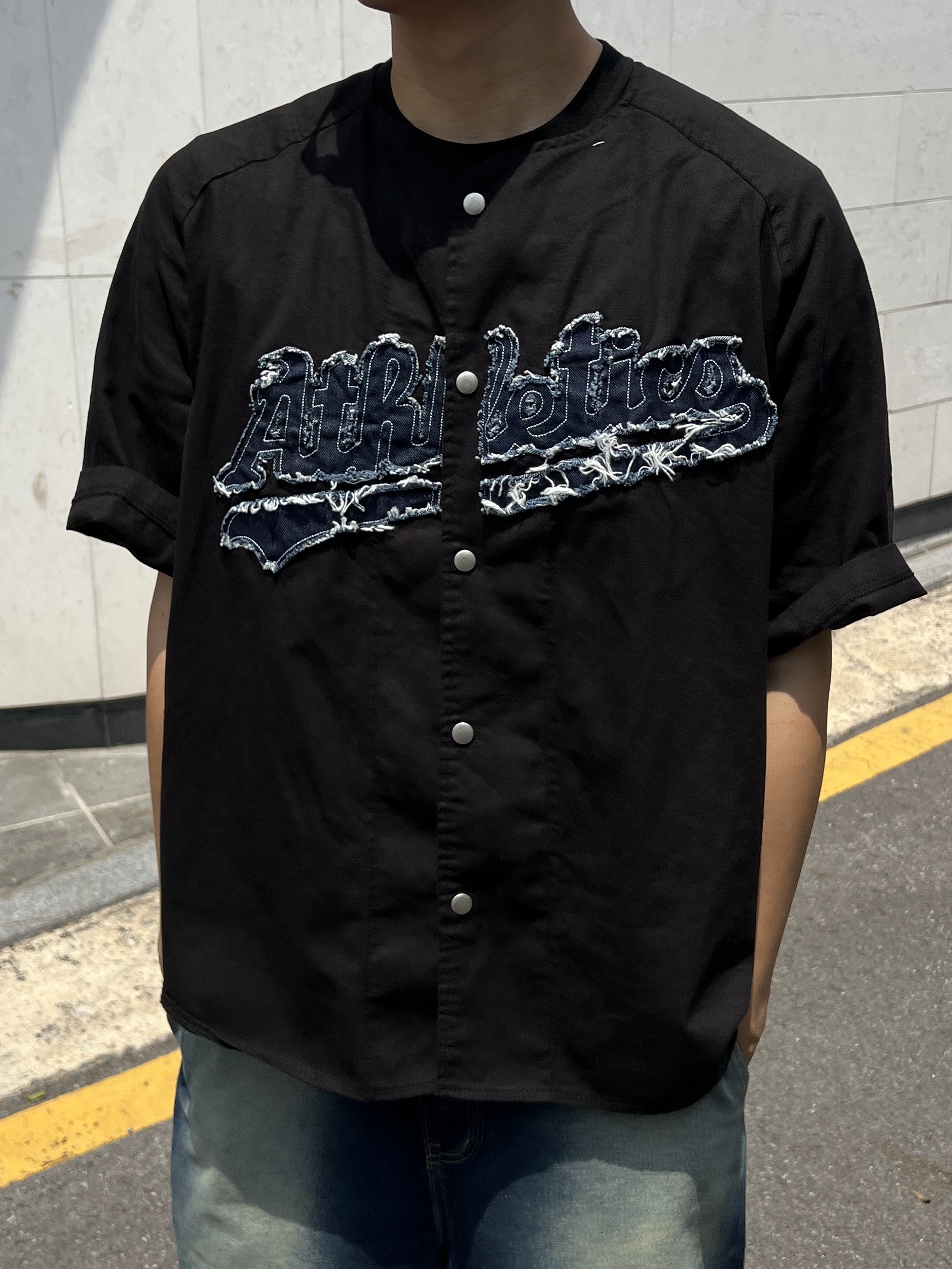 Clarks x Supreme Wallabee Black 착용 스타일 - 3