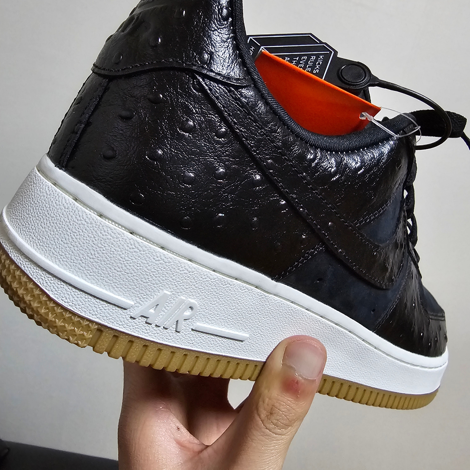 (W) Nike Air Force 1 '07 LX Black 착용 스타일 - 4
