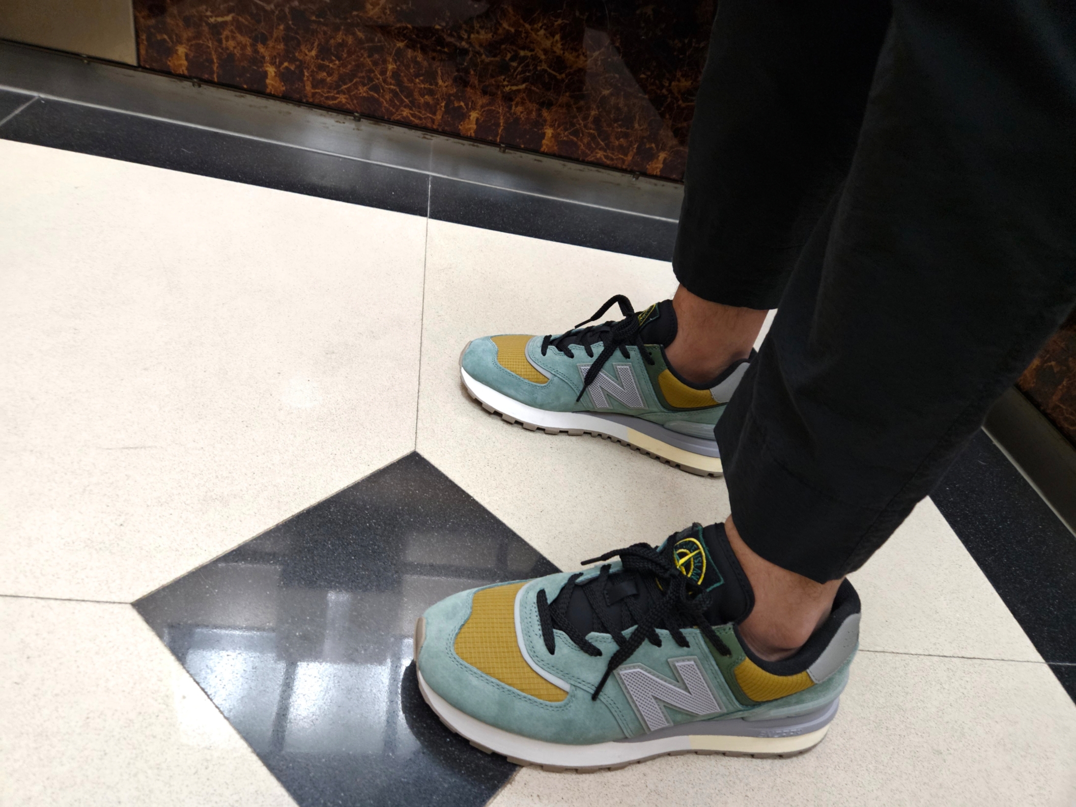 New Balance x Stone Island 574 Legacy Light Green 착용 스타일 - 4