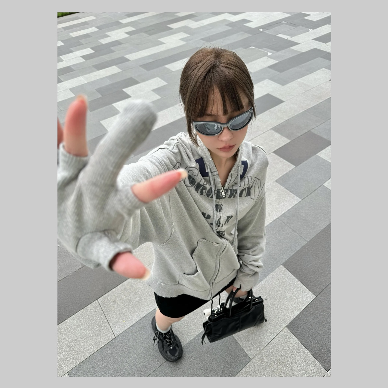 Project G/R Zygon Zip Hoodie Melange Grey 착용 스타일