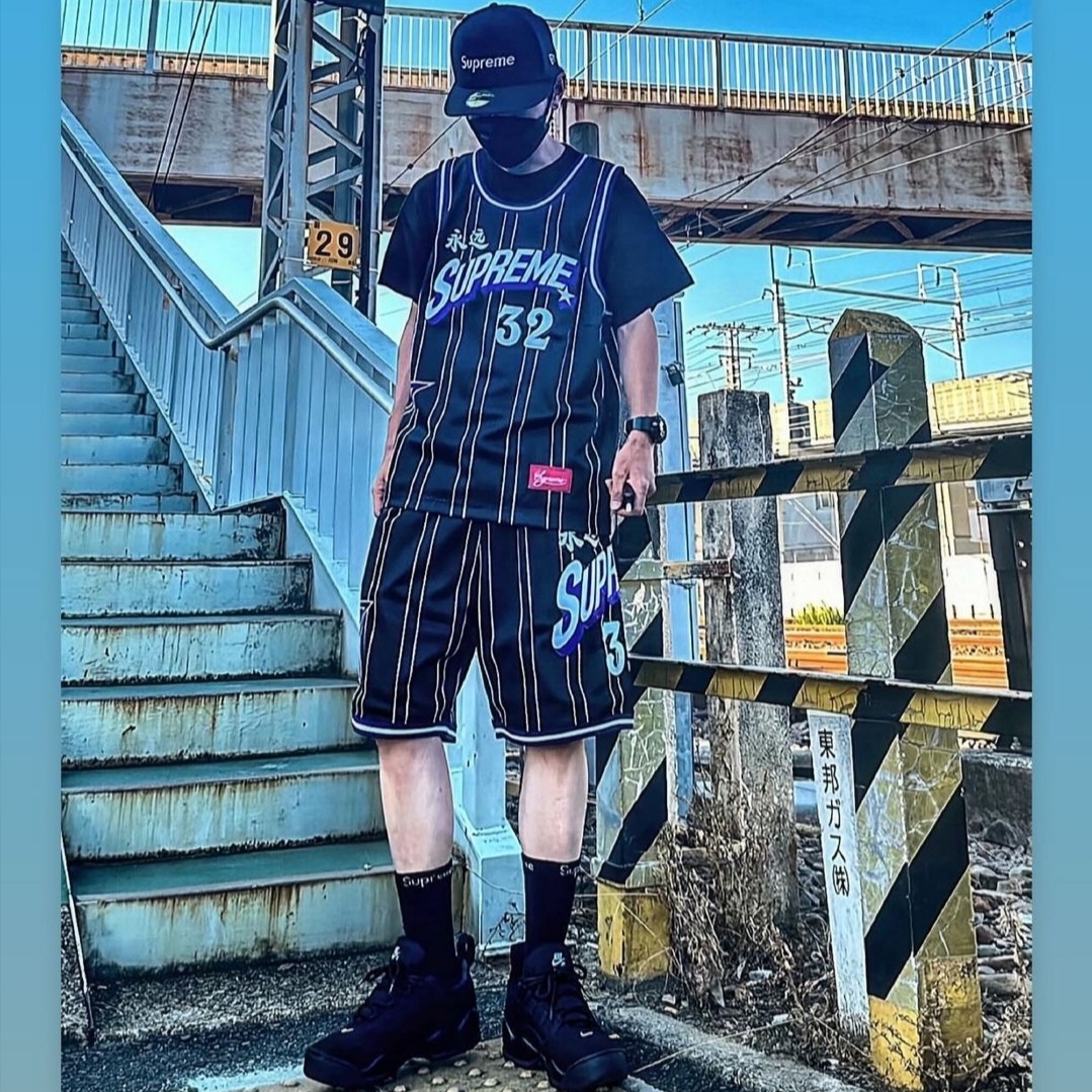 Supreme Star Basketball Jersey Black - 24SS, Supreme Star Basketball Jersey White - 24SS 착용 스타일 - 1