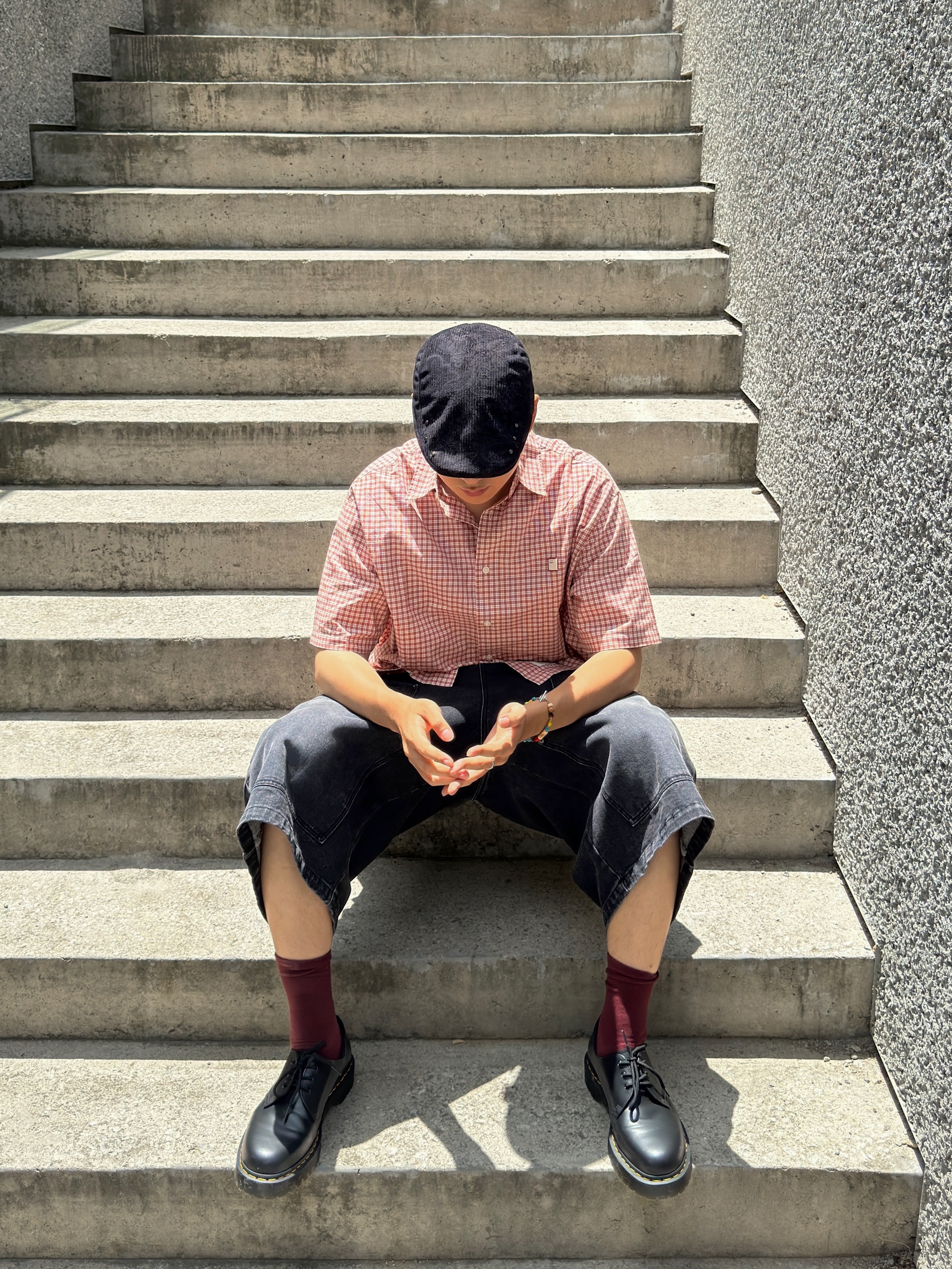 TOWTOW.ARCHIVE Paisley Symbol Bracelet Turquoise, Dr. Martens 1461 Bex Black 착용 스타일 - 4