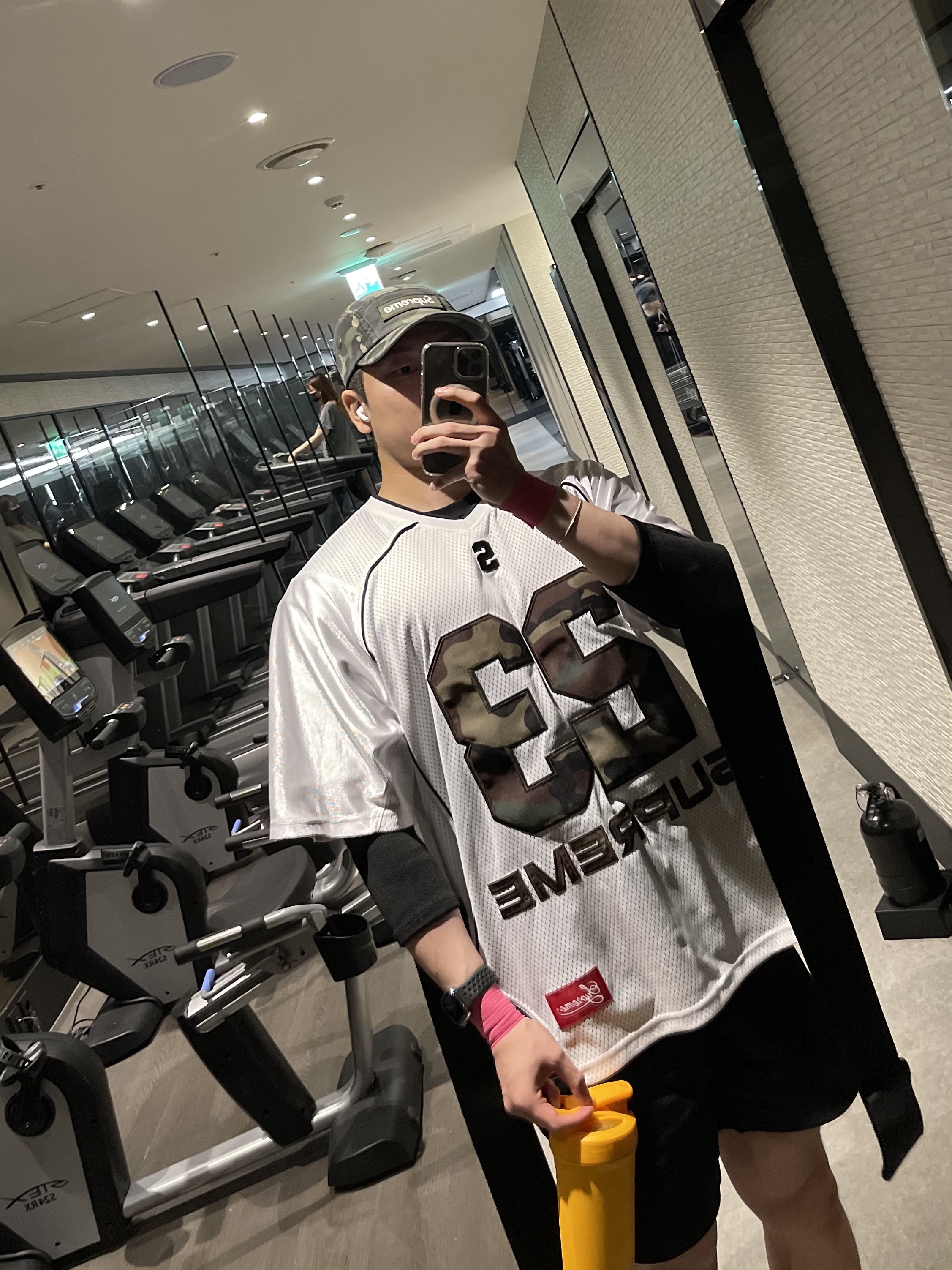Supreme Perfect Season Football Jersey White - 23SS, Supreme Military Camp Cap Olive Camo - 23SS 착용 스타일