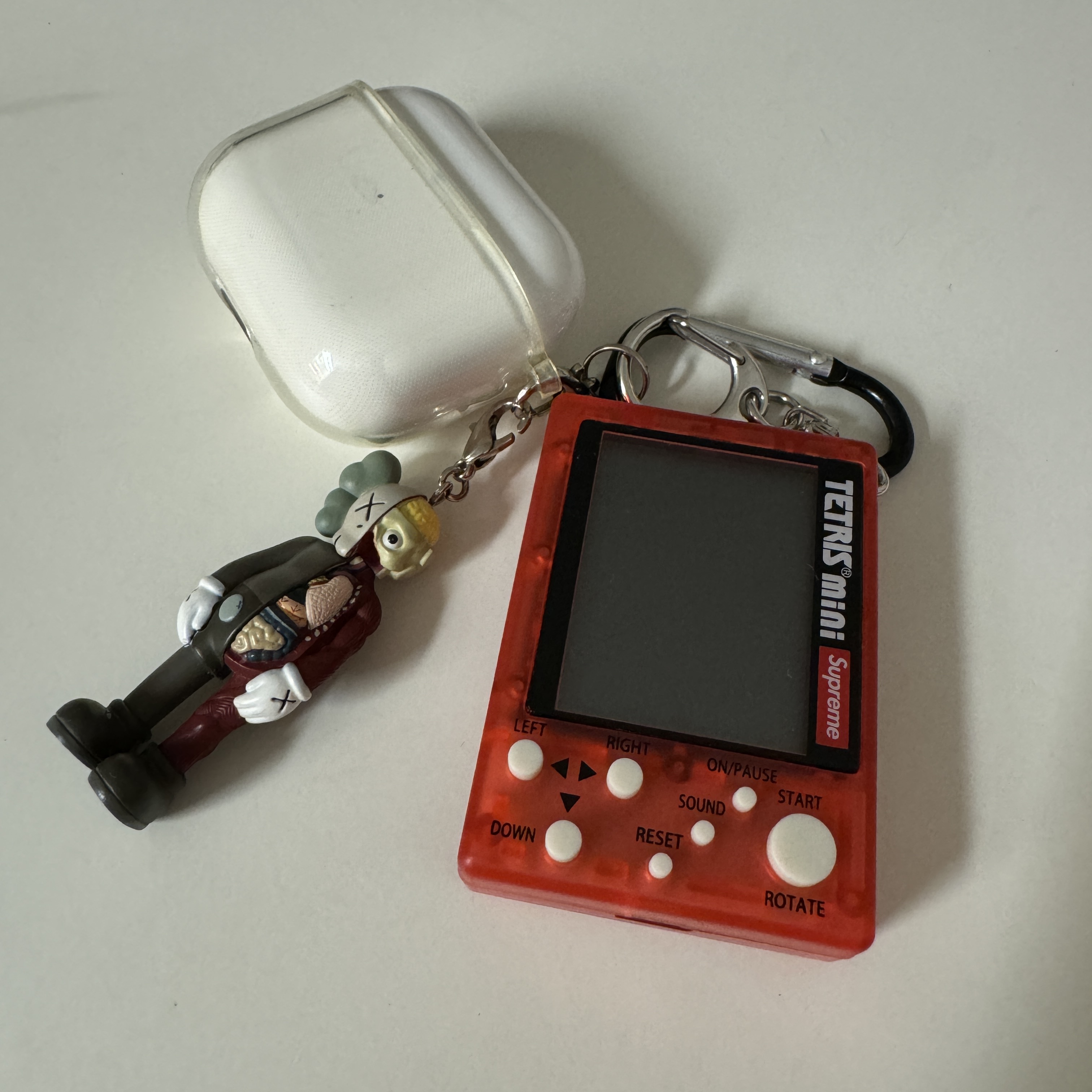 Kaws Tokyo First Companion Flayed Keychain Brown, Supreme x Tetris Mini Red - 24SS (Korean Ver.) 착용 스타일