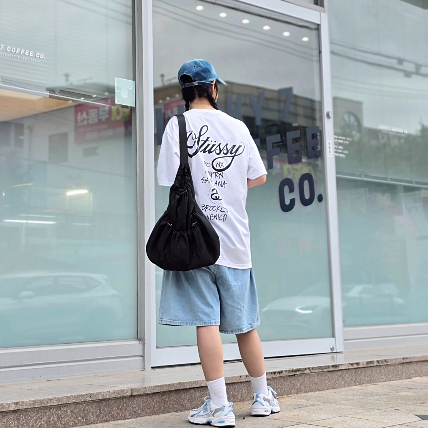Stussy World Tour T-Shirt White 2024,2025, New Balance 530 Sky Blue 착용 스타일 - 2