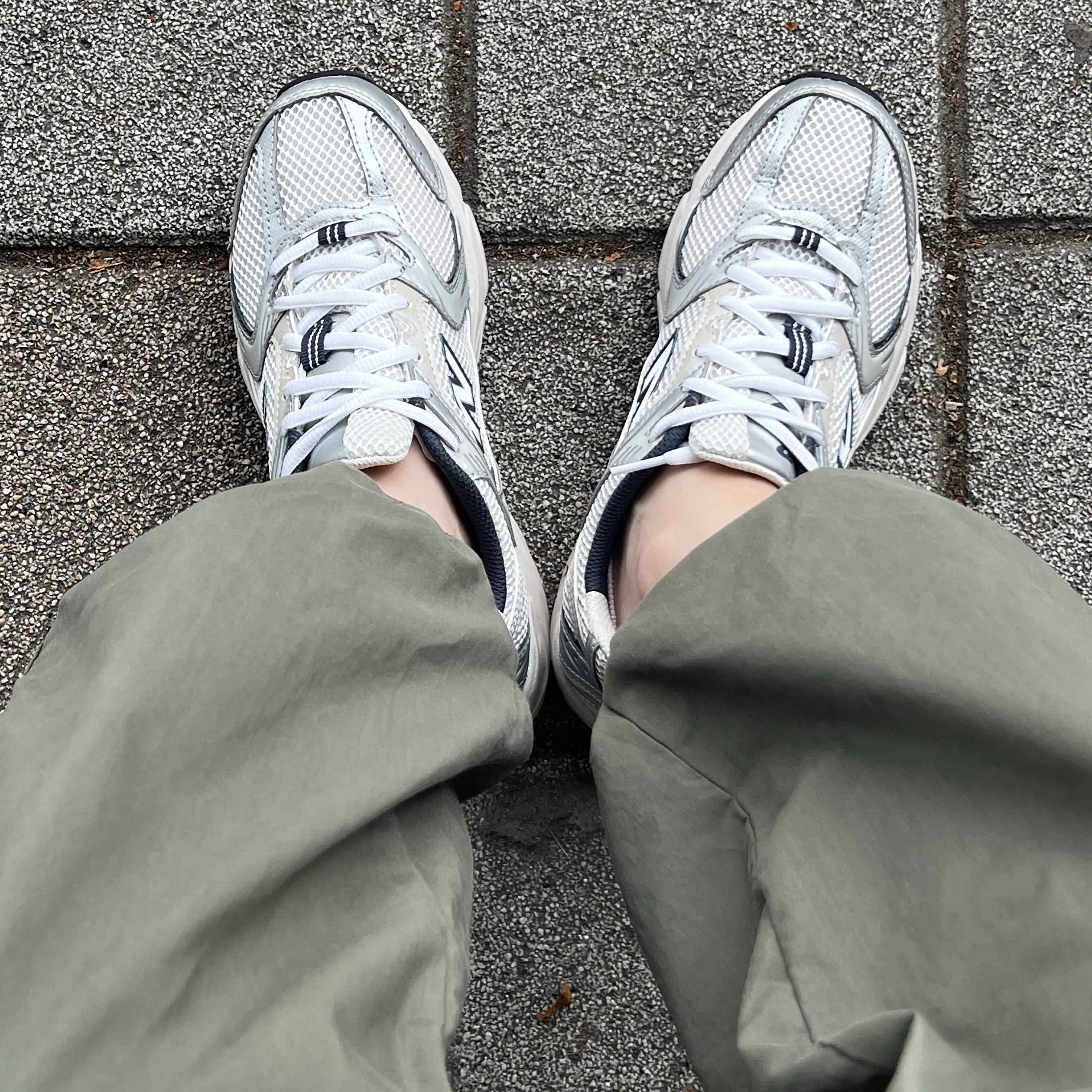 New Balance 530 Steel Grey 착용 스타일