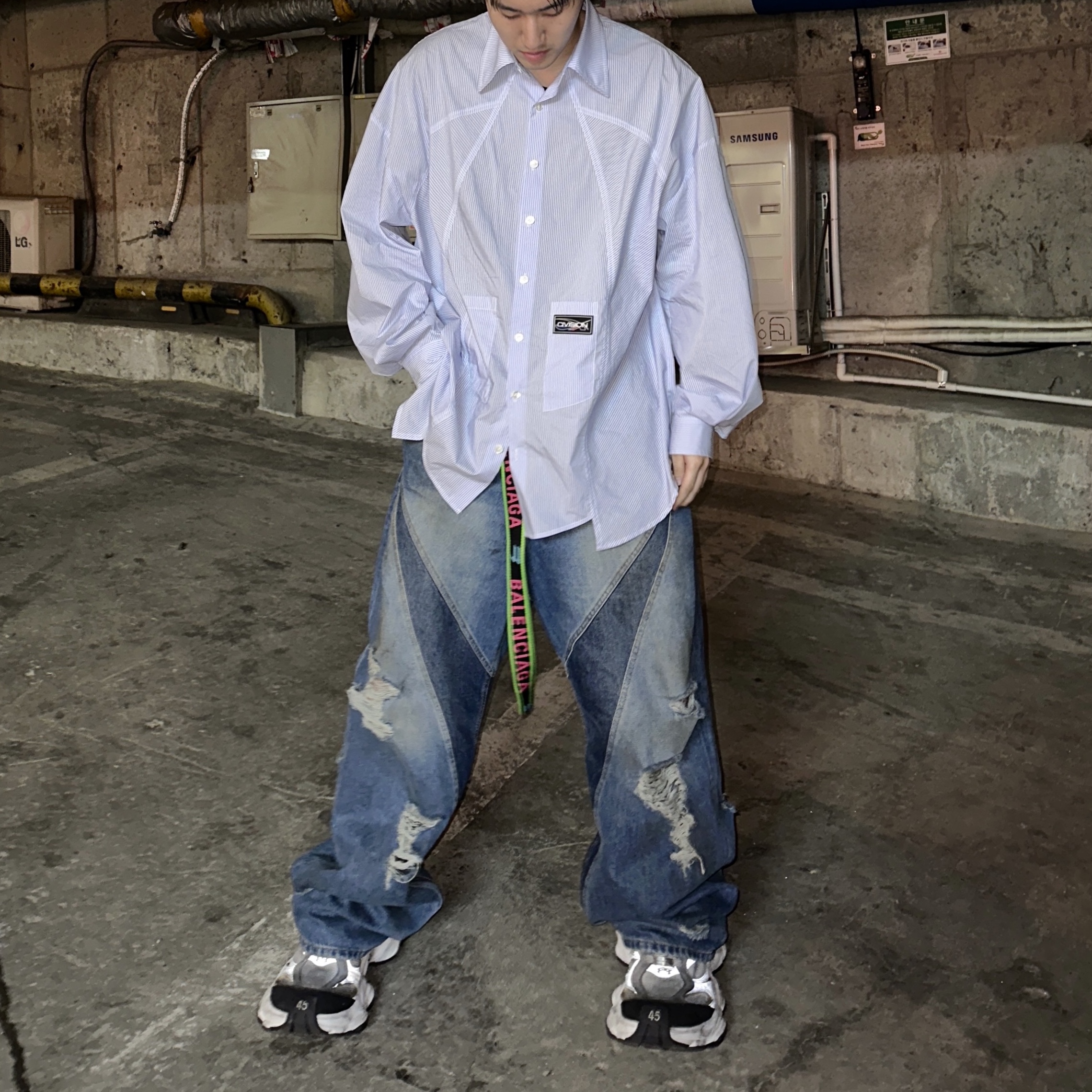 Civision by CSC Remake Striped Poplin Shirts Blue, Civision by CSC Vision Distressed Denim Pants Blue 착용 스타일 - 3