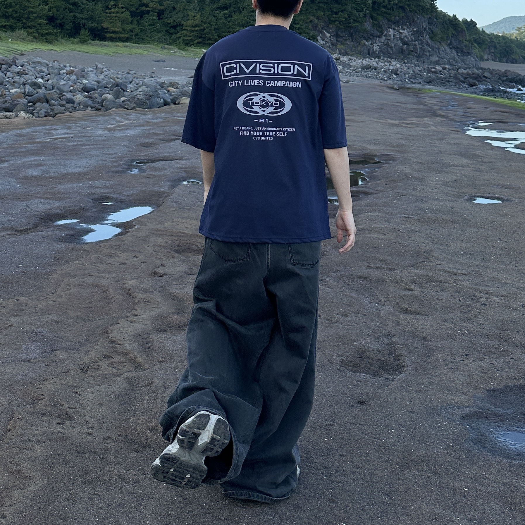 Civision by CSC City Lives 81 T-Shirt Navy, Balenciaga Cargo Sneakers White Grey 착용 스타일 - 3