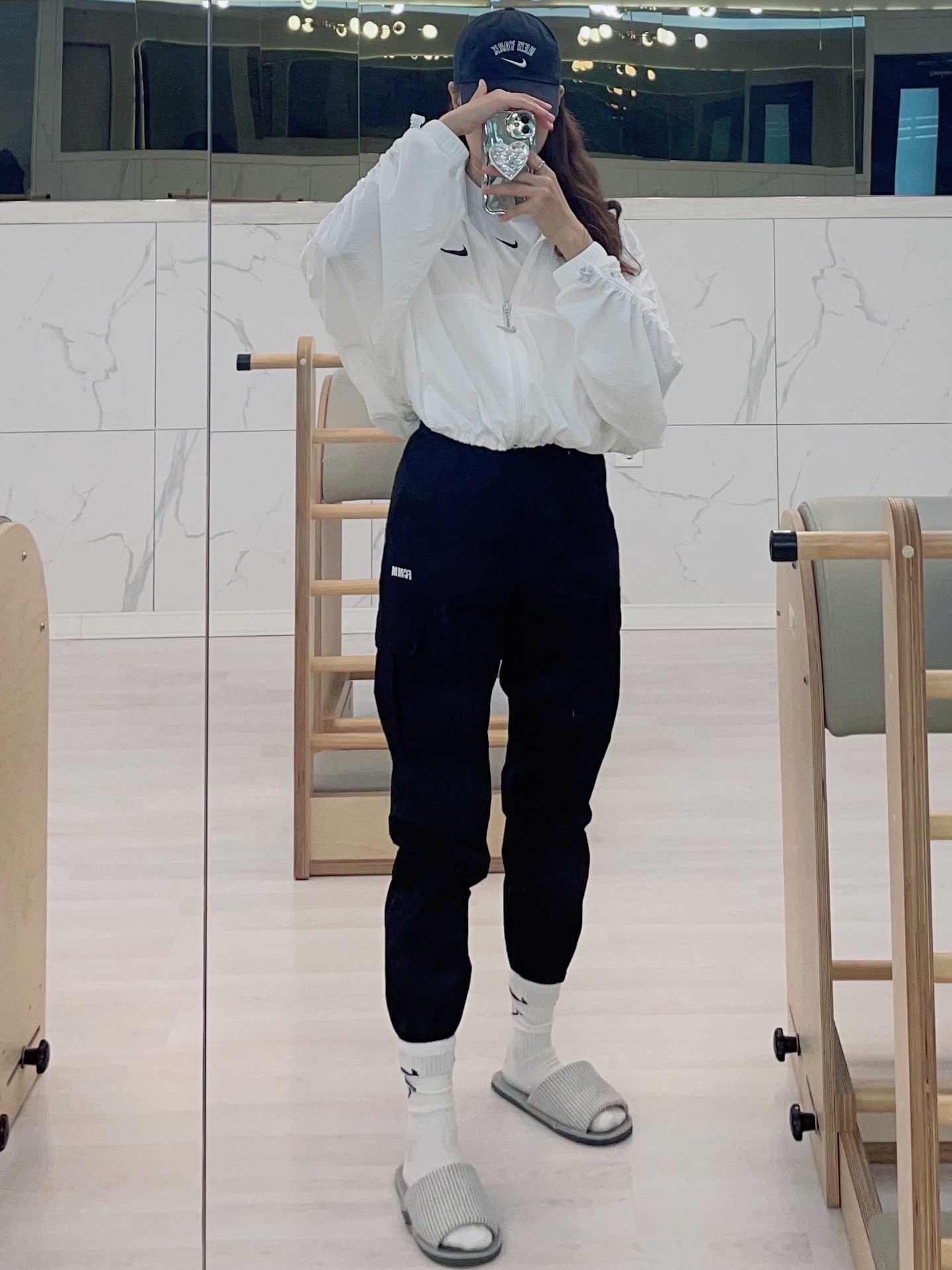(W) Nike NSW Essential Slim Fit Crop T-Shirt White - Asia, (W) Nike NSW Swoosh Woven Jacket Black - US/EU 착용 스타일 - 1