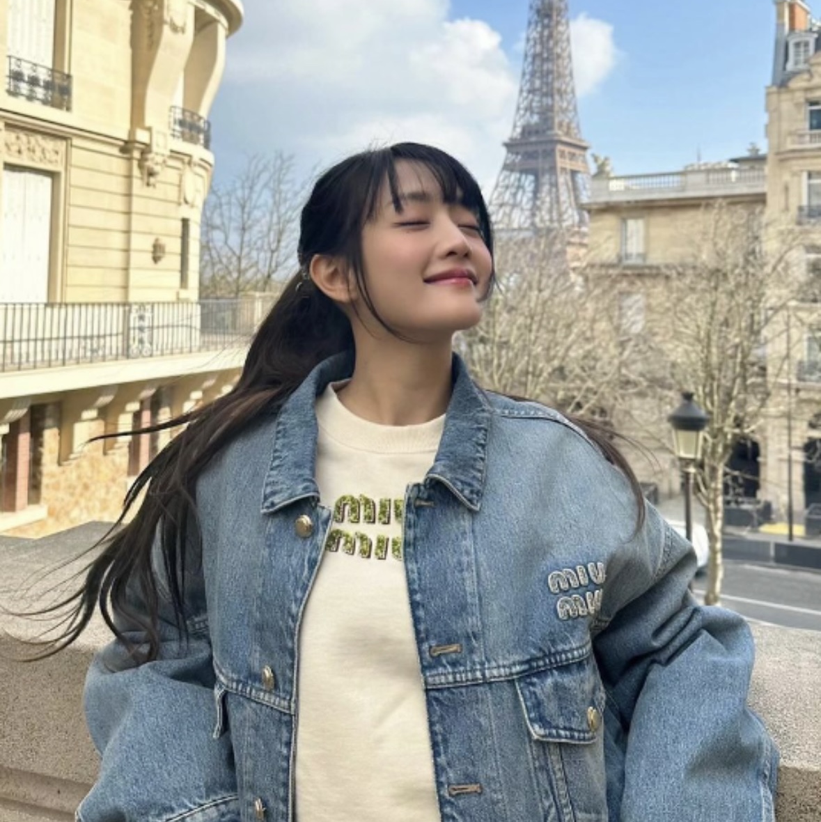 (W) Miu Miu Denim Blouson Jacket Light Blue 착용 스타일