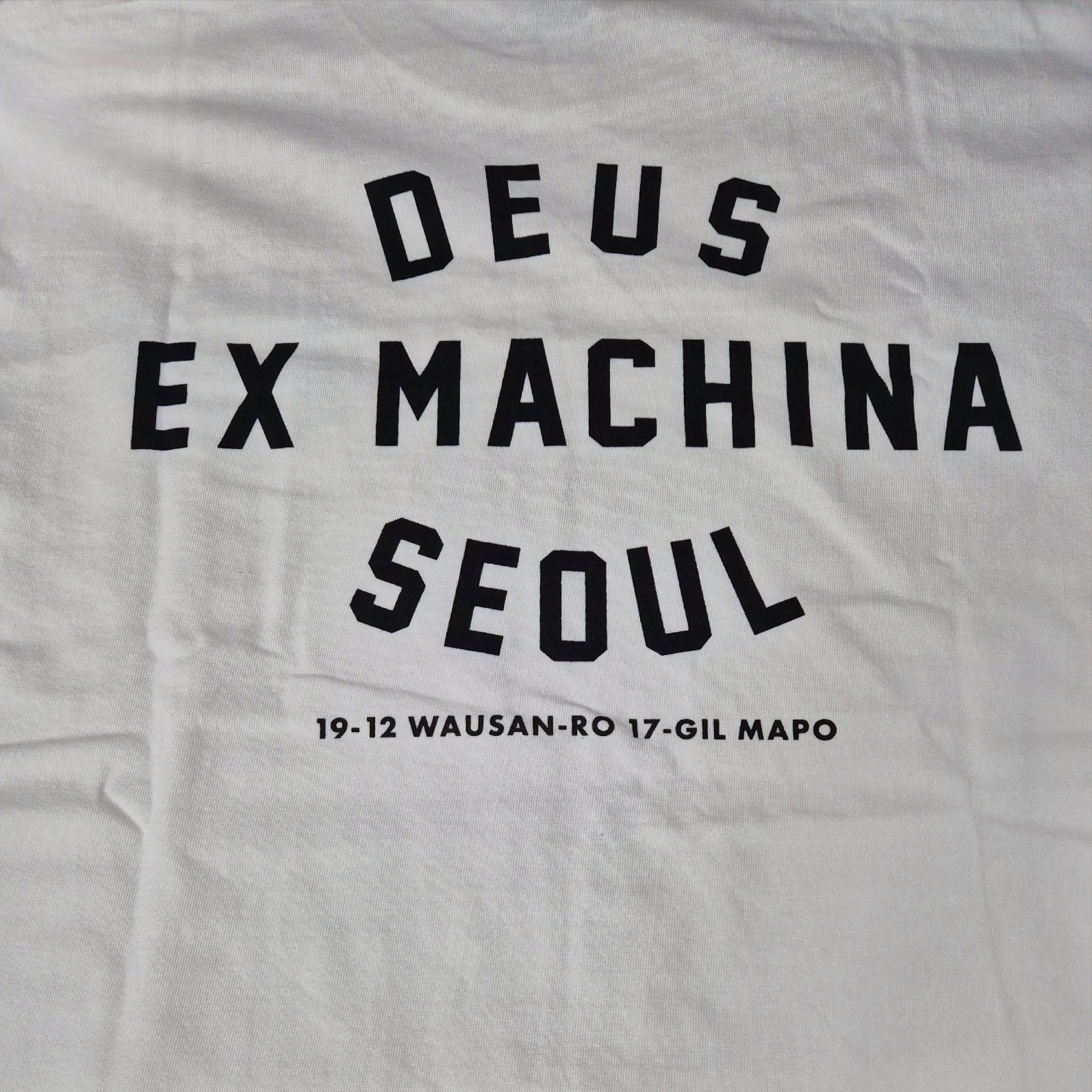 Deus Ex Machina Seoul College T-Shirt White 착용 스타일 - 4