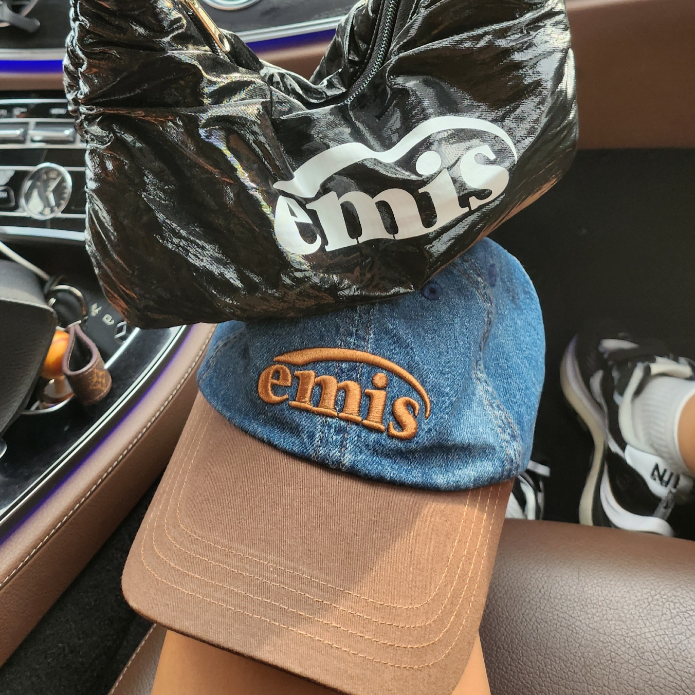 Emis Washed Denim Ball Cap Blue Brown 착용 스타일