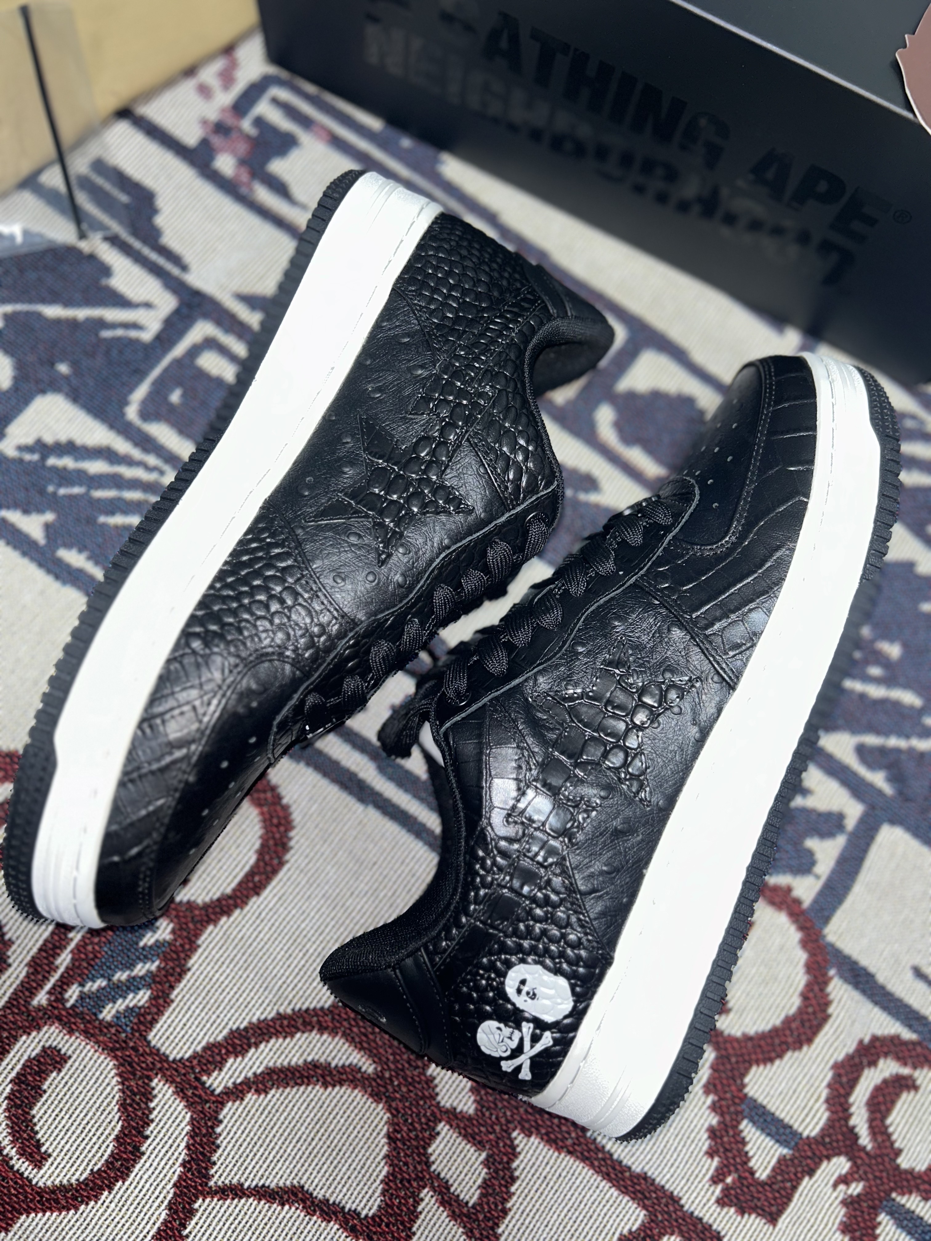 BAPE x Neighborhood Bape Sta Low Black 착용 스타일 - 5